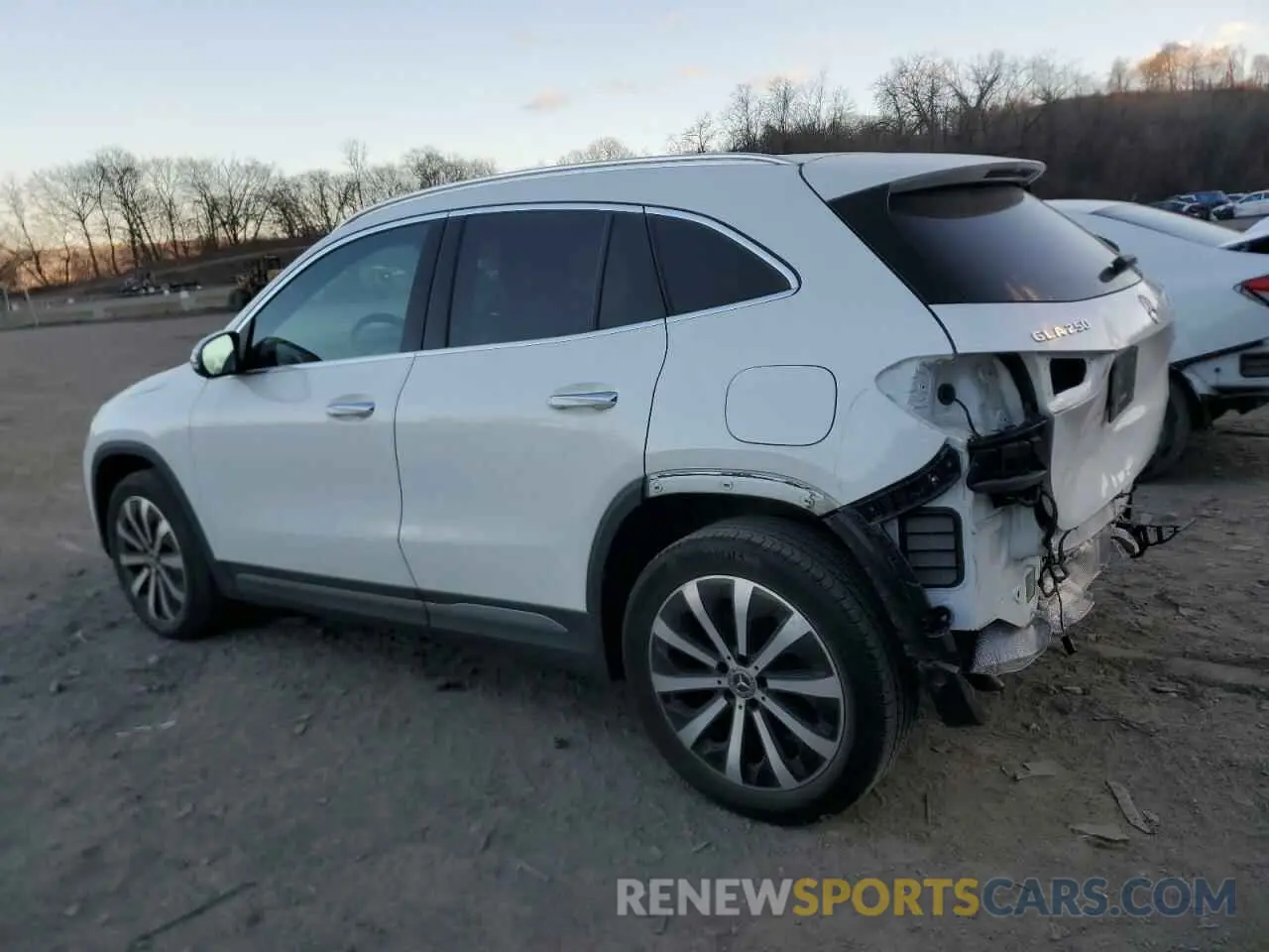 2 Photograph of a damaged car W1N4N4HB1MJ206999 MERCEDES-BENZ GLA-CLASS 2021