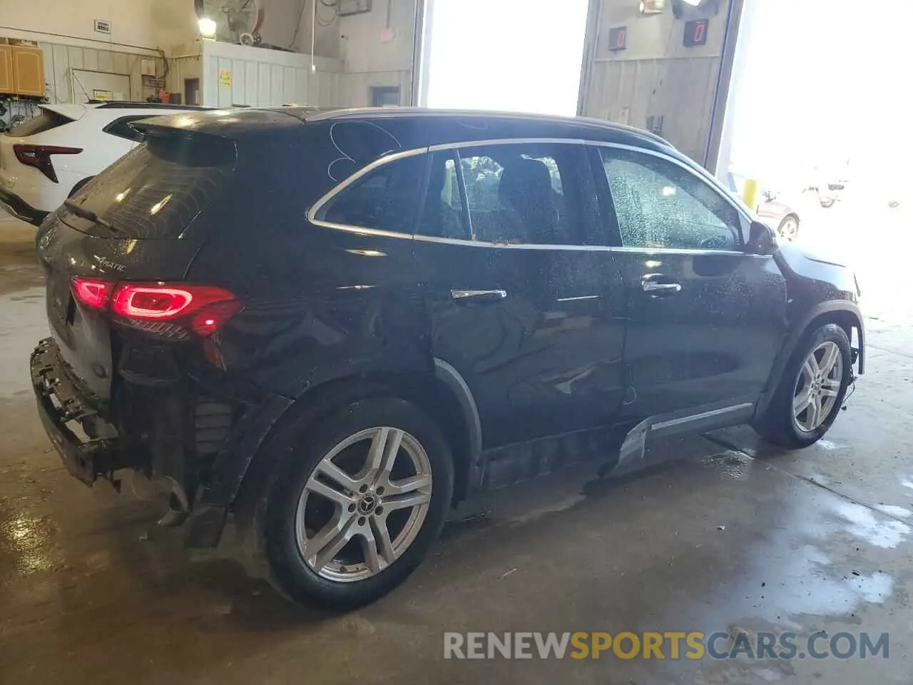 3 Photograph of a damaged car W1N4N4HB3MJ162987 MERCEDES-BENZ GLA-CLASS 2021