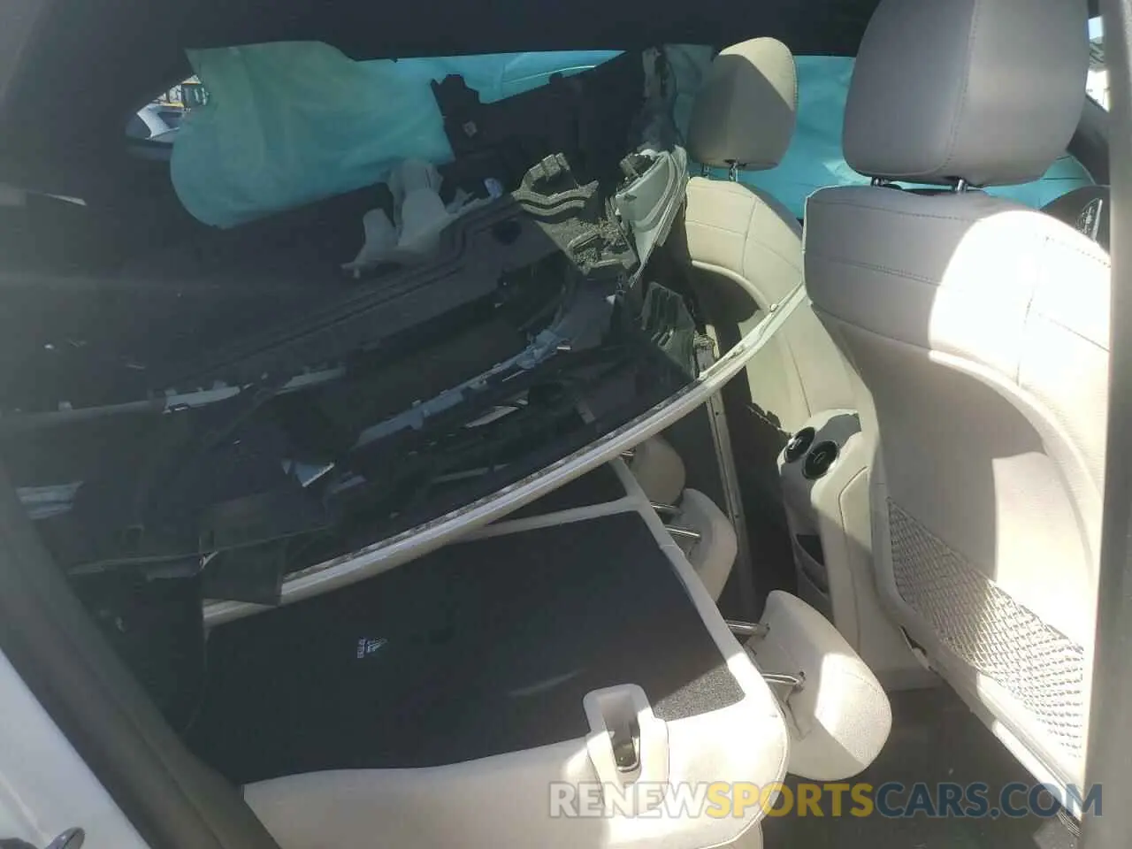 10 Photograph of a damaged car W1N4N4HB4MJ310872 MERCEDES-BENZ GLA-CLASS 2021