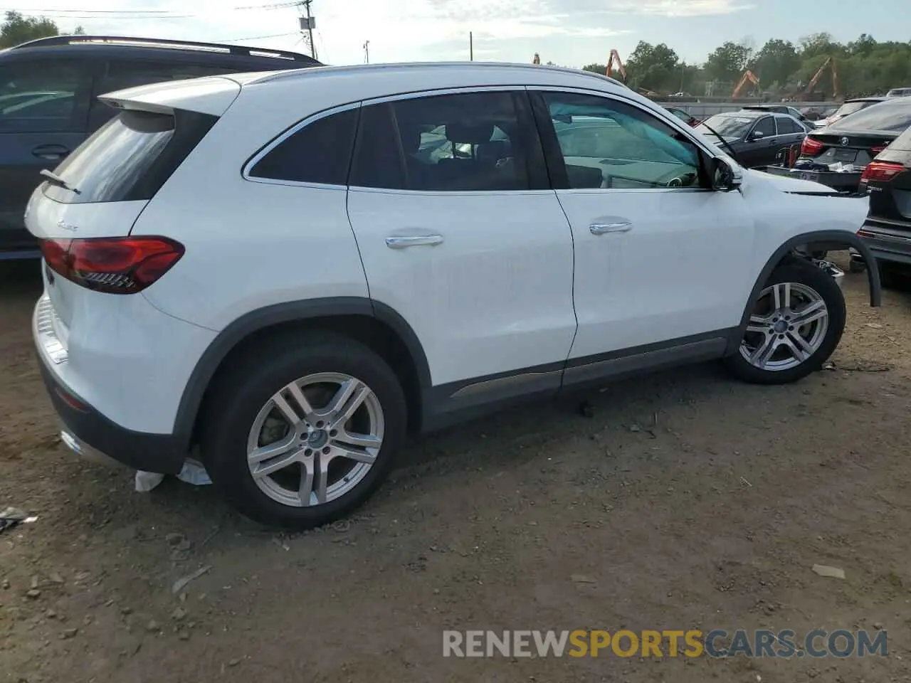 3 Photograph of a damaged car W1N4N4HBXMJ146611 MERCEDES-BENZ GLA-CLASS 2021