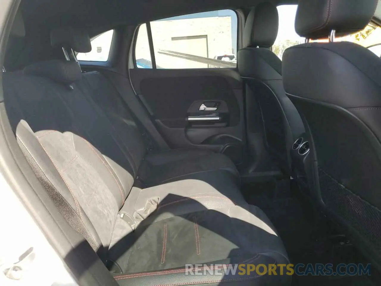 11 Photograph of a damaged car W1N4N4GB4NJ415754 MERCEDES-BENZ GLA-CLASS 2022