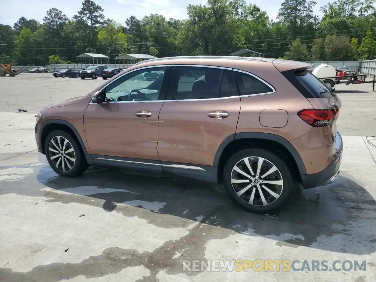 2 Photograph of a damaged car W1N4N4GB5NJ373403 MERCEDES-BENZ GLA-CLASS 2022