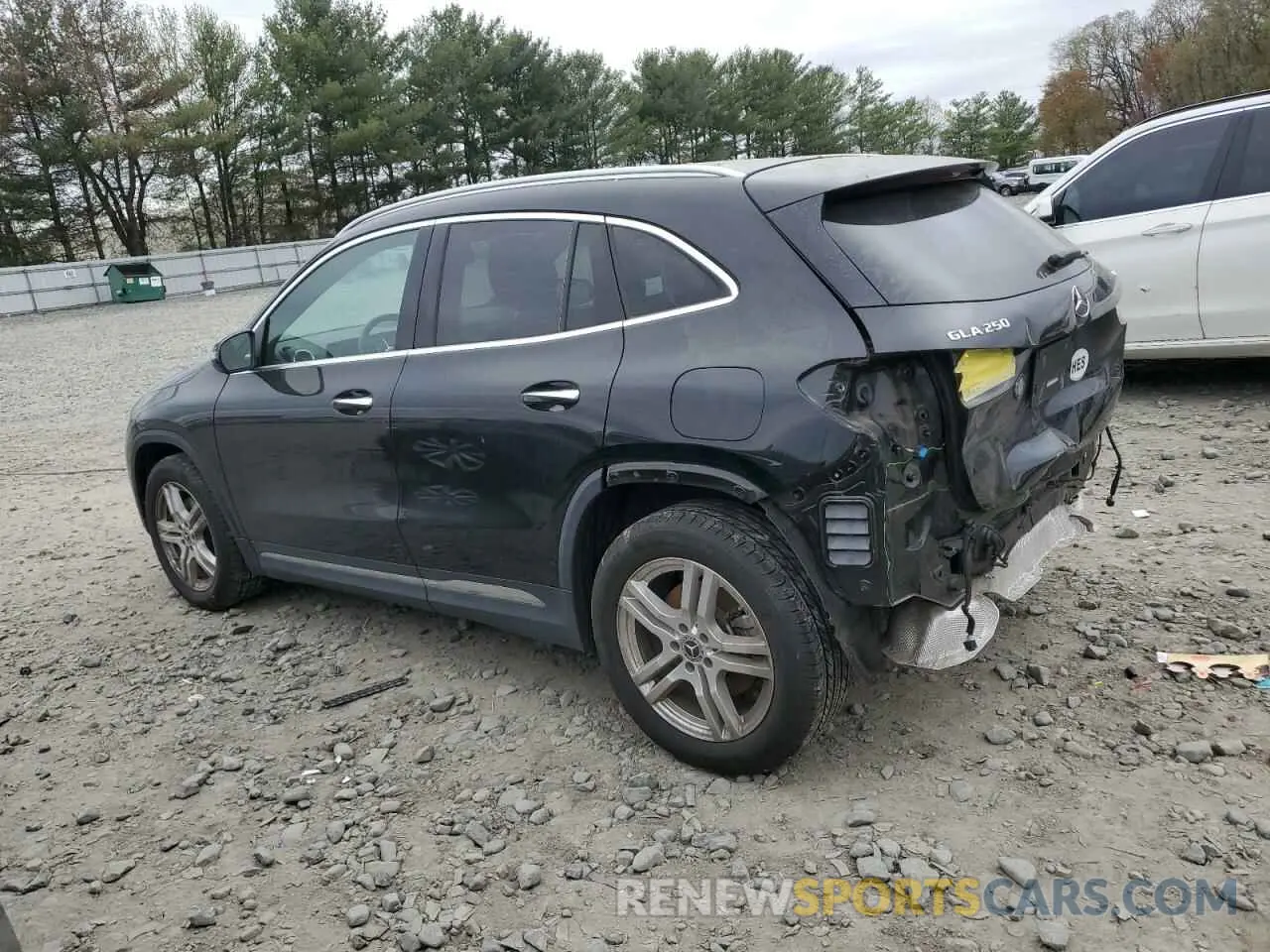 2 Photograph of a damaged car W1N4N4HB2NJ372238 MERCEDES-BENZ GLA-CLASS 2022
