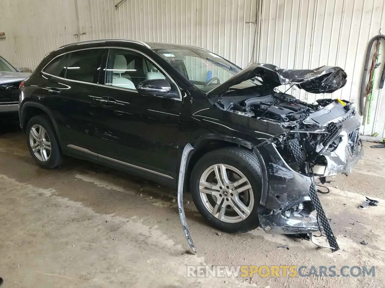4 Photograph of a damaged car W1N4N4HB5NJ381337 MERCEDES-BENZ GLA-CLASS 2022