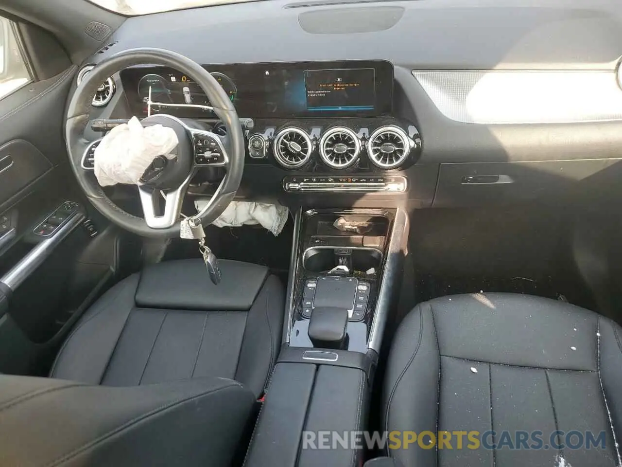 8 Photograph of a damaged car W1N4N4HB5NJ381905 MERCEDES-BENZ GLA-CLASS 2022