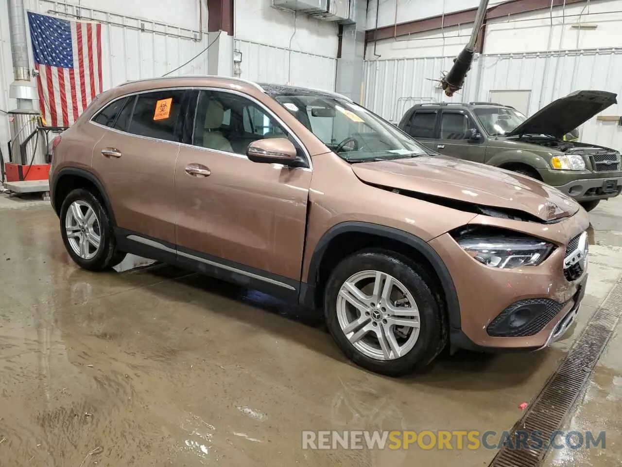 4 Photograph of a damaged car W1N4N4HB6NJ397238 MERCEDES-BENZ GLA-CLASS 2022