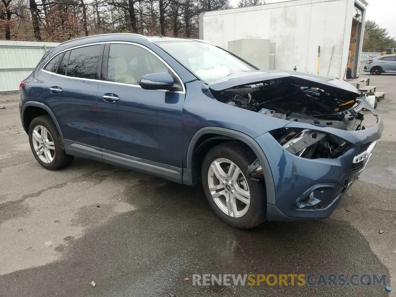 4 Photograph of a damaged car W1N4N4HB9NJ327927 MERCEDES-BENZ GLA-CLASS 2022