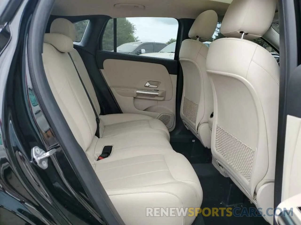 11 Photograph of a damaged car W1N4N4HBXNJ350083 MERCEDES-BENZ GLA-CLASS 2022