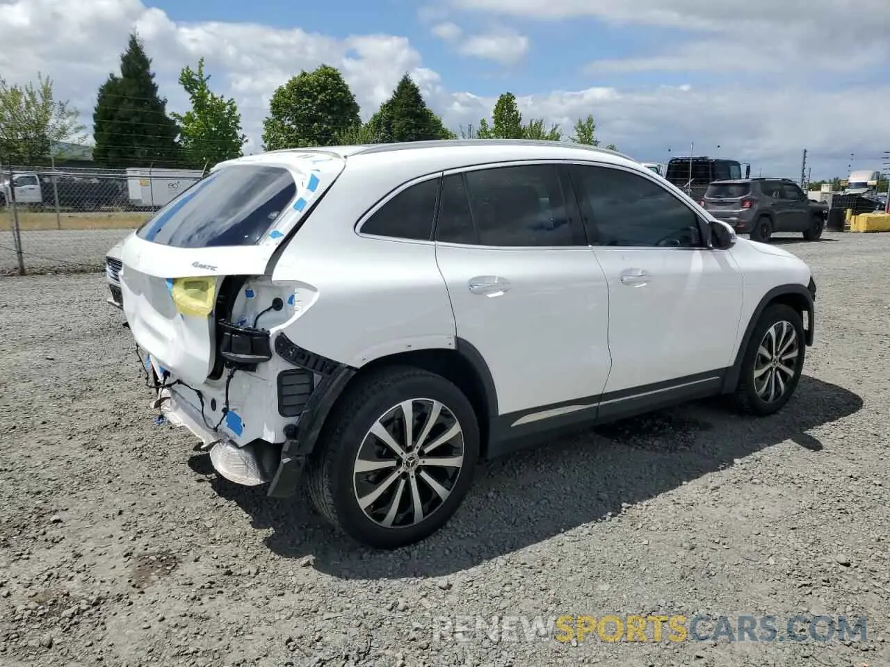 3 Photograph of a damaged car W1N4N4HB4PJ460324 MERCEDES-BENZ GLA-CLASS 2023