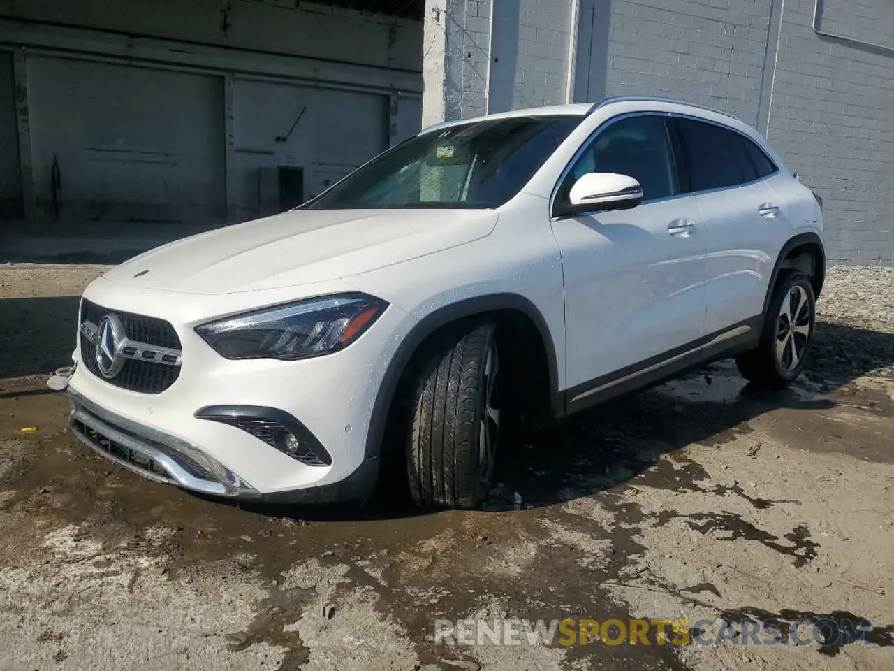 1 Photograph of a damaged car W1N4N4GB2RJ608300 MERCEDES-BENZ GLA-CLASS 2024