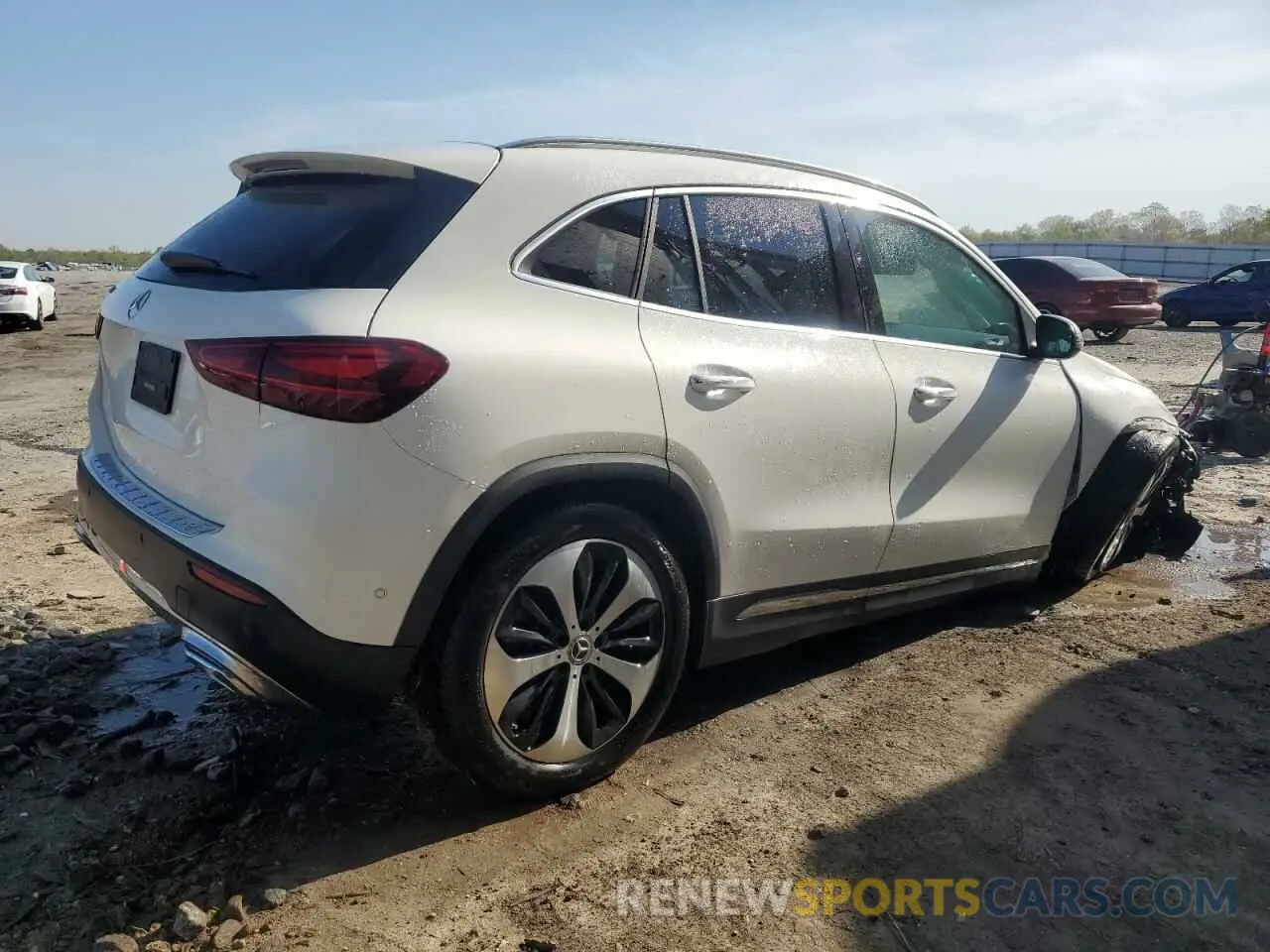 3 Photograph of a damaged car W1N4N4GB2RJ608300 MERCEDES-BENZ GLA-CLASS 2024