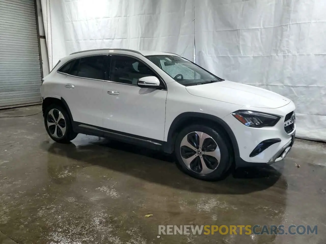 4 Photograph of a damaged car W1N4N4GB4RJ602076 MERCEDES-BENZ GLA-CLASS 2024