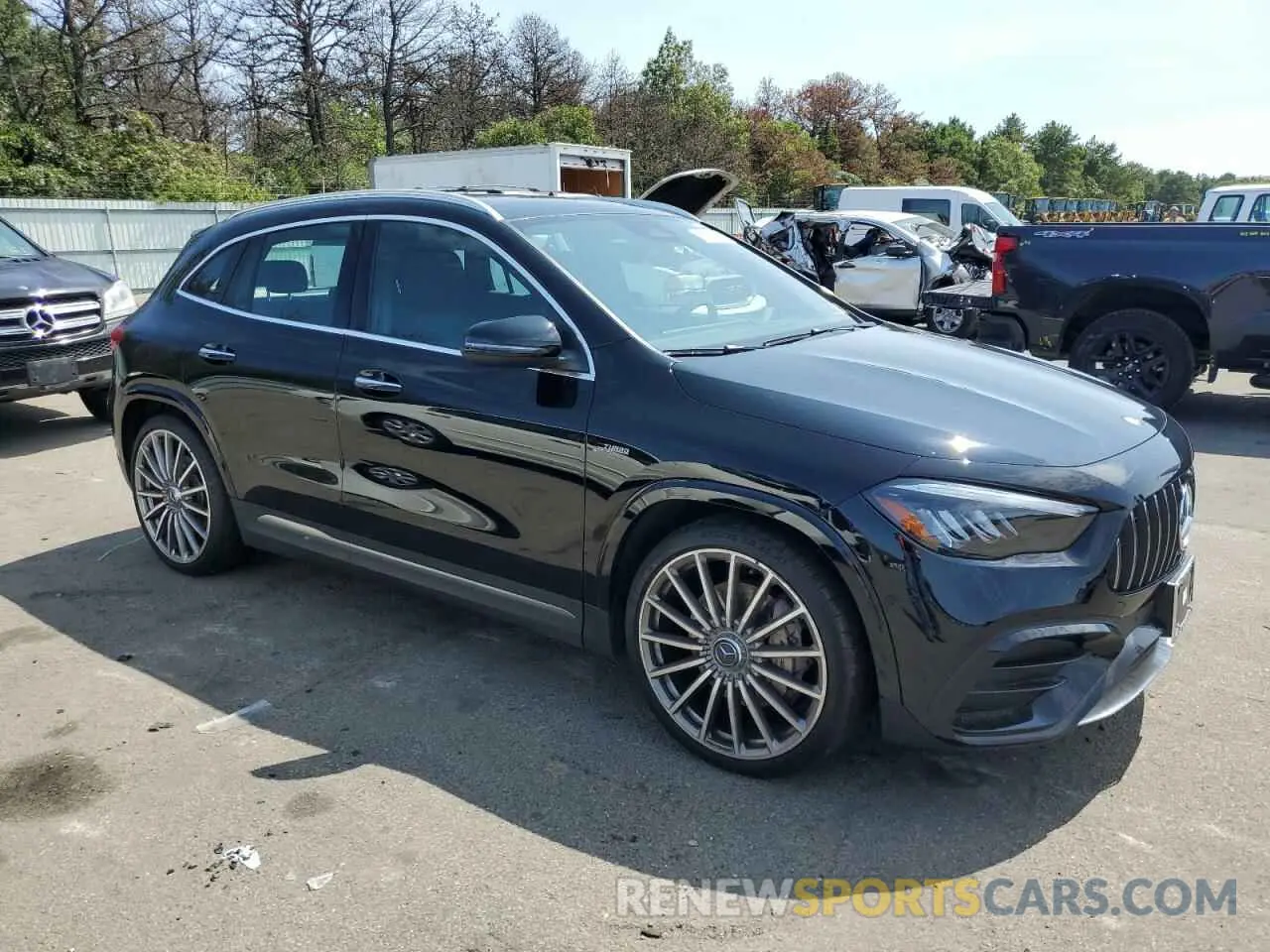 4 Photograph of a damaged car W1N4N5BB2RJ568572 MERCEDES-BENZ GLA-CLASS 2024