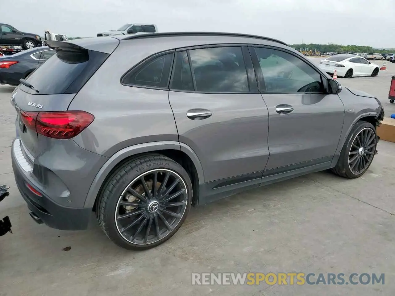 3 Photograph of a damaged car W1N4N5BB8RJ576272 MERCEDES-BENZ GLA-CLASS 2024