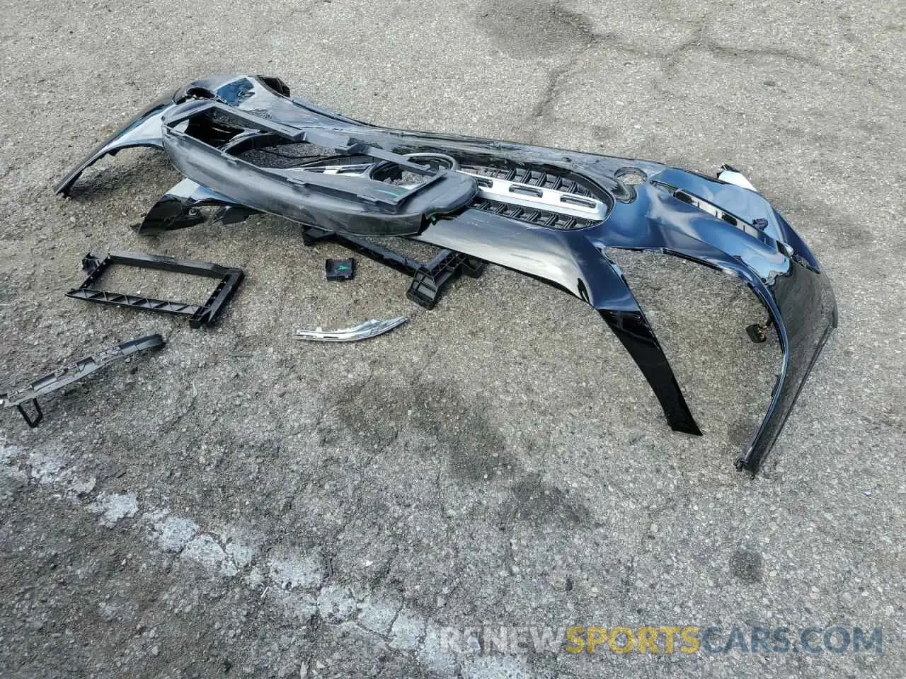 12 Photograph of a damaged car W1N4N4GB0SJ680263 MERCEDES-BENZ GLA-CLASS 2025