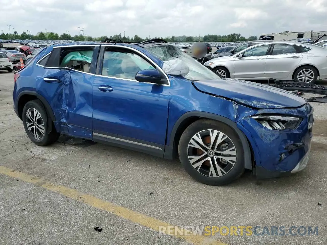 4 Photograph of a damaged car W1N4N4HB1SJ693683 MERCEDES-BENZ GLA-CLASS 2025