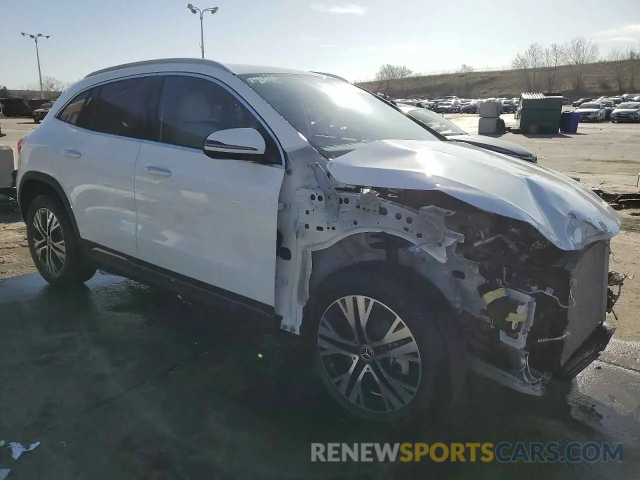 4 Photograph of a damaged car W1N4N4HB5SJ686736 MERCEDES-BENZ GLA-CLASS 2025