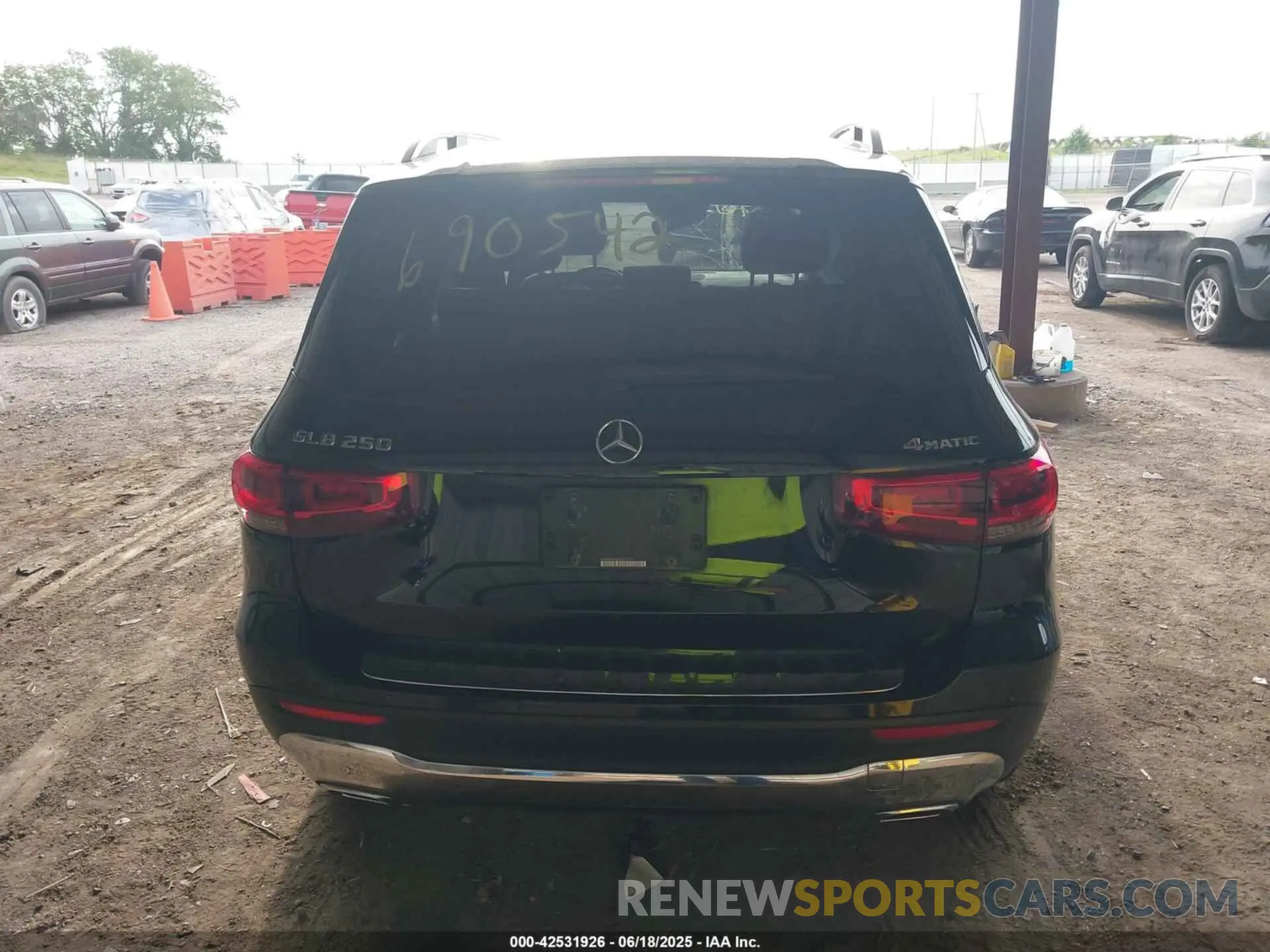 16 Photograph of a damaged car W1N4M4HB6MW127995 MERCEDES-BENZ GLB 2021