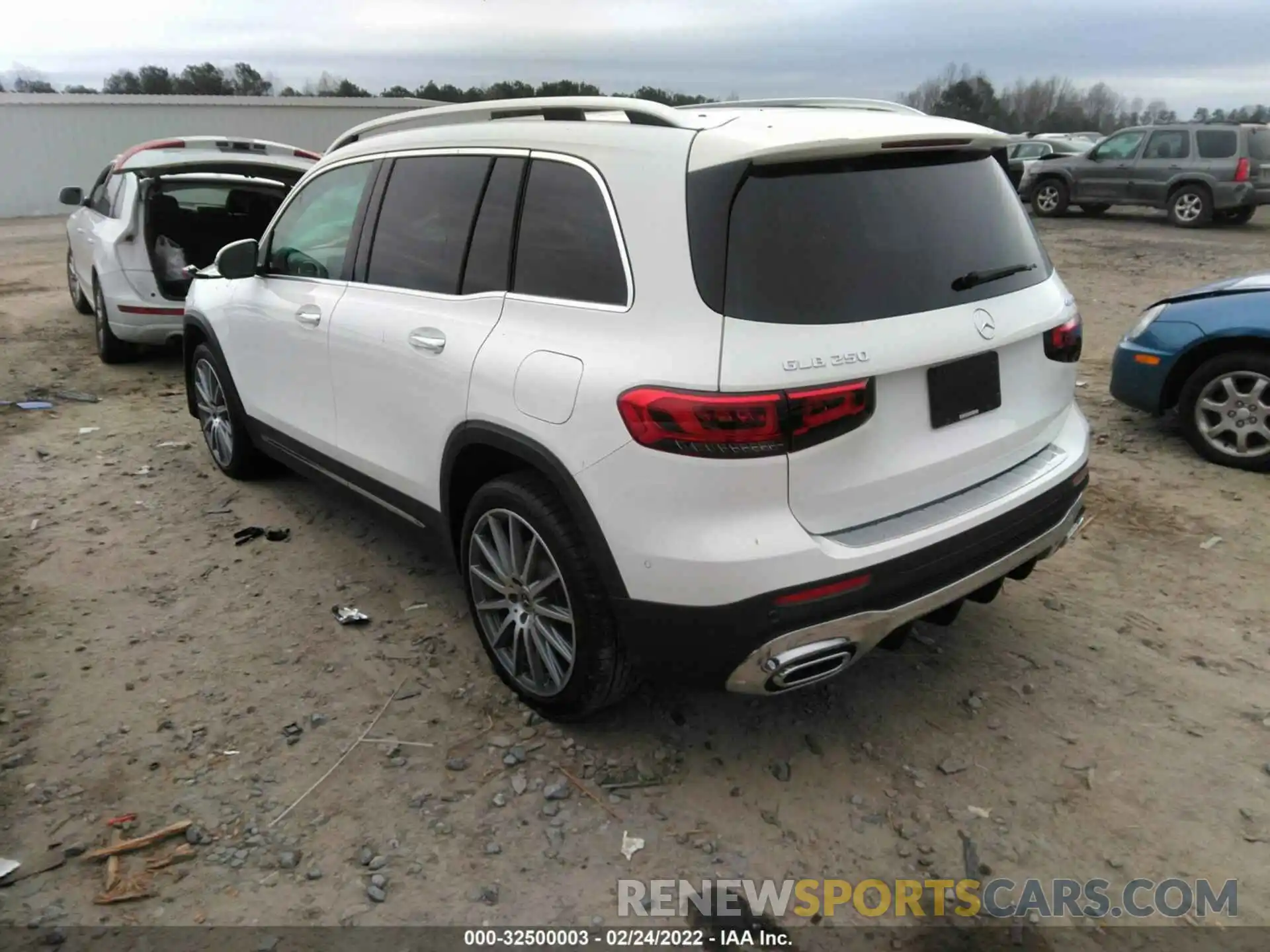 3 Photograph of a damaged car W1N4M4HB8MW134656 MERCEDES-BENZ GLB 2021