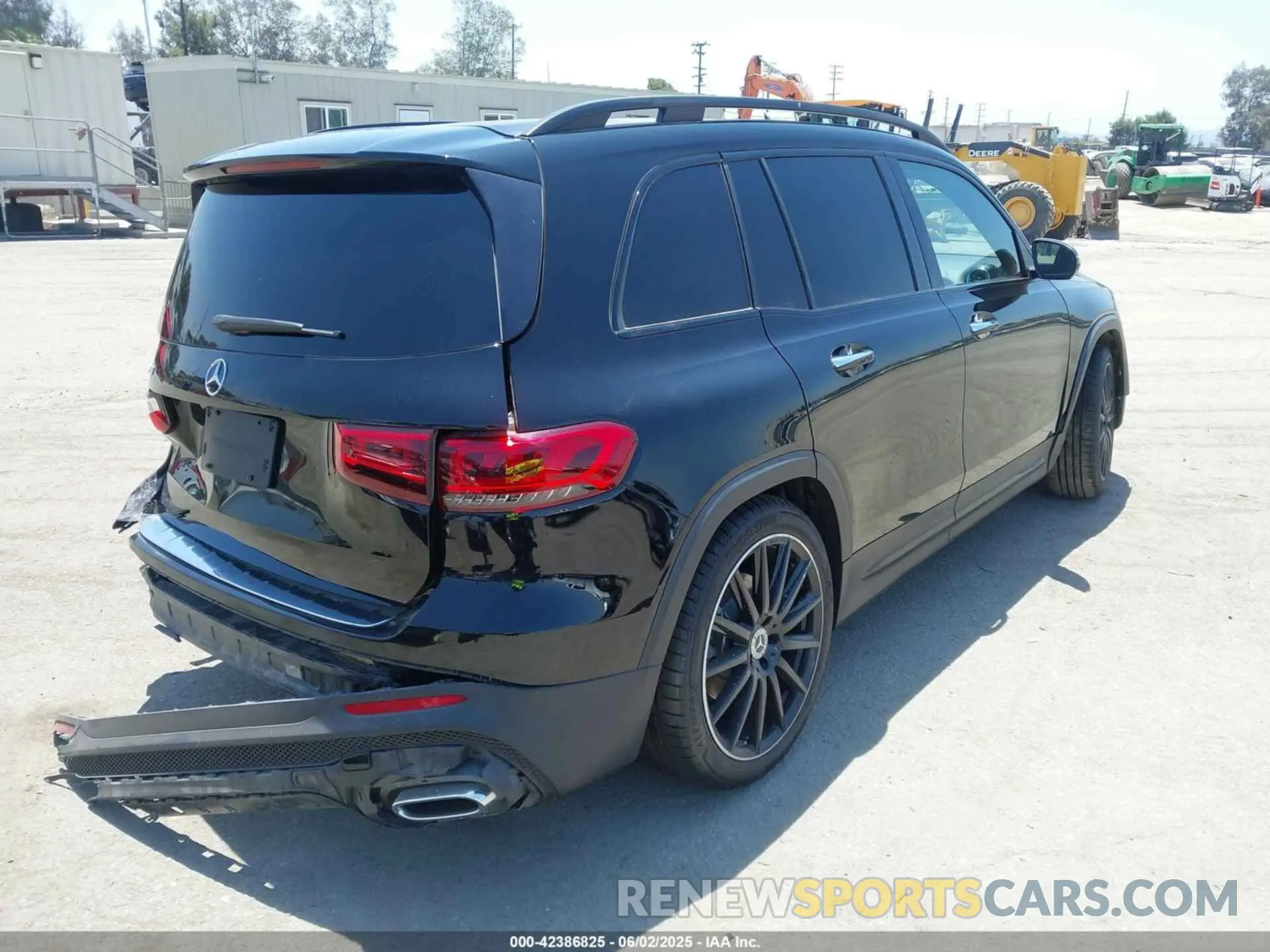 4 Photograph of a damaged car W1N4M4GB6NW183020 MERCEDES-BENZ GLB 2022