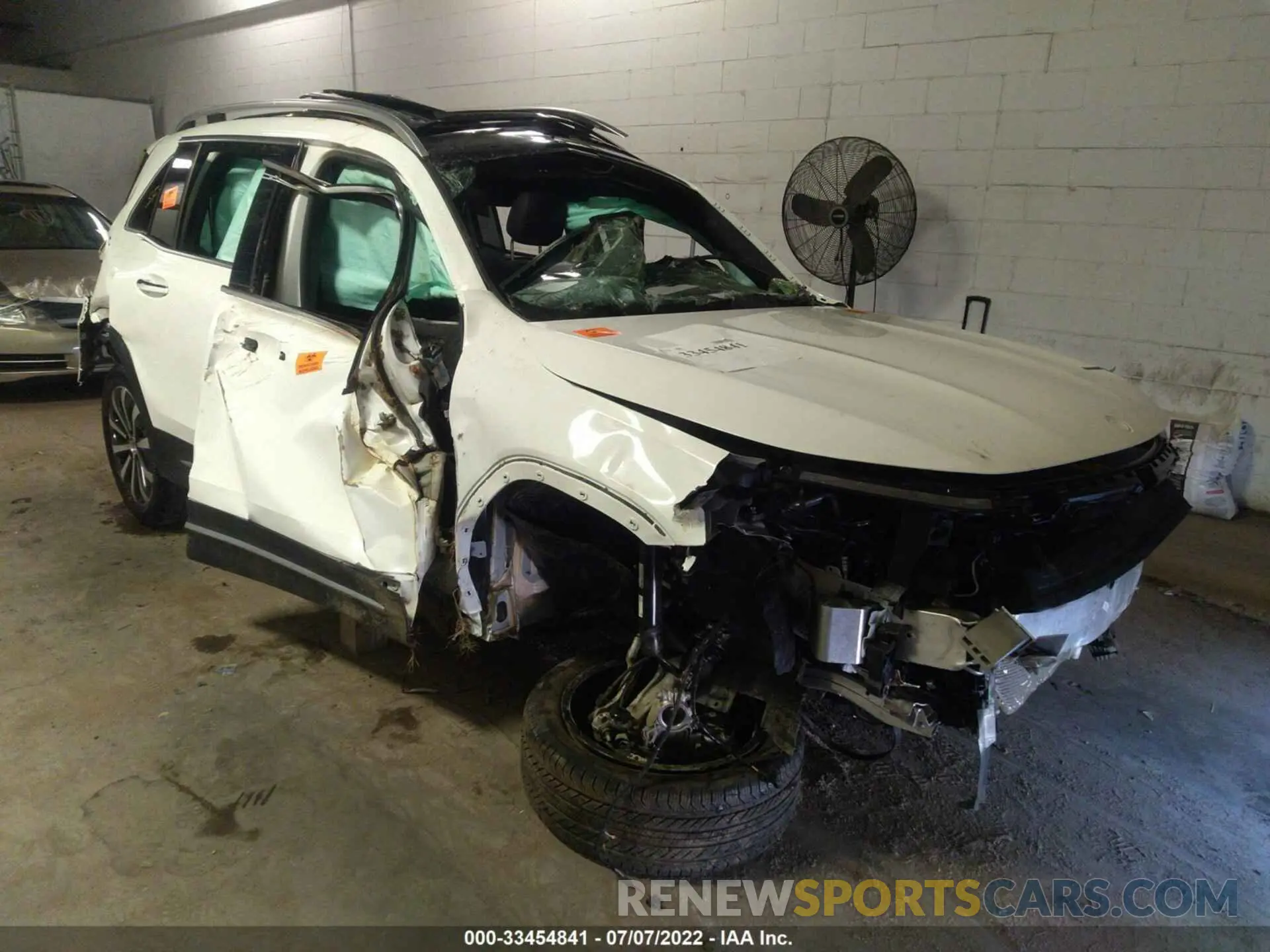 1 Photograph of a damaged car W1N4M4HB8NW191117 MERCEDES-BENZ GLB 2022