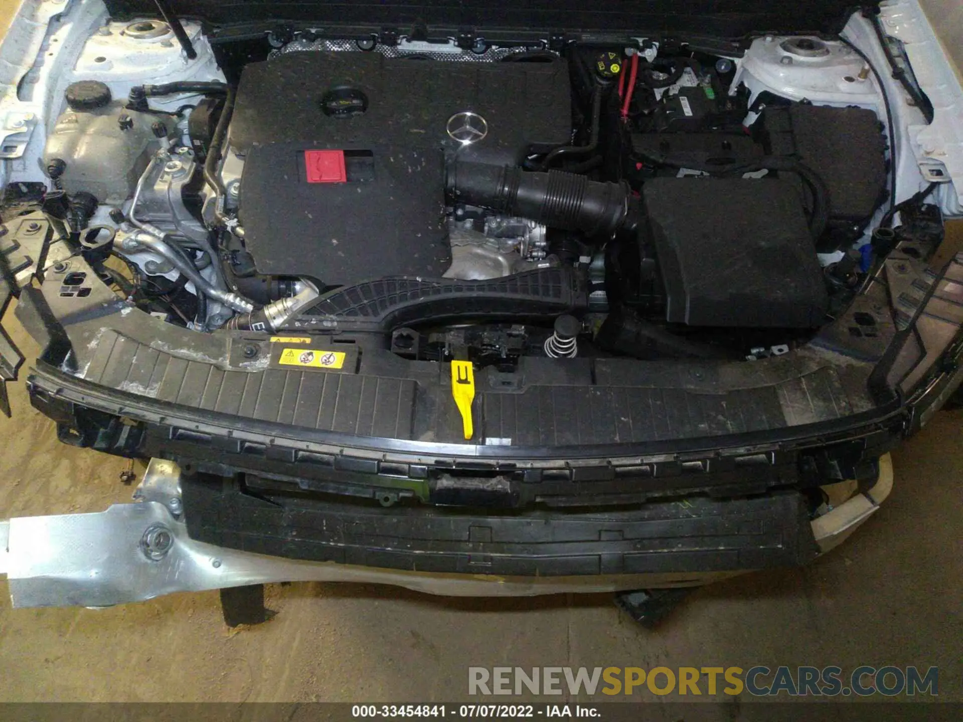 10 Photograph of a damaged car W1N4M4HB8NW191117 MERCEDES-BENZ GLB 2022