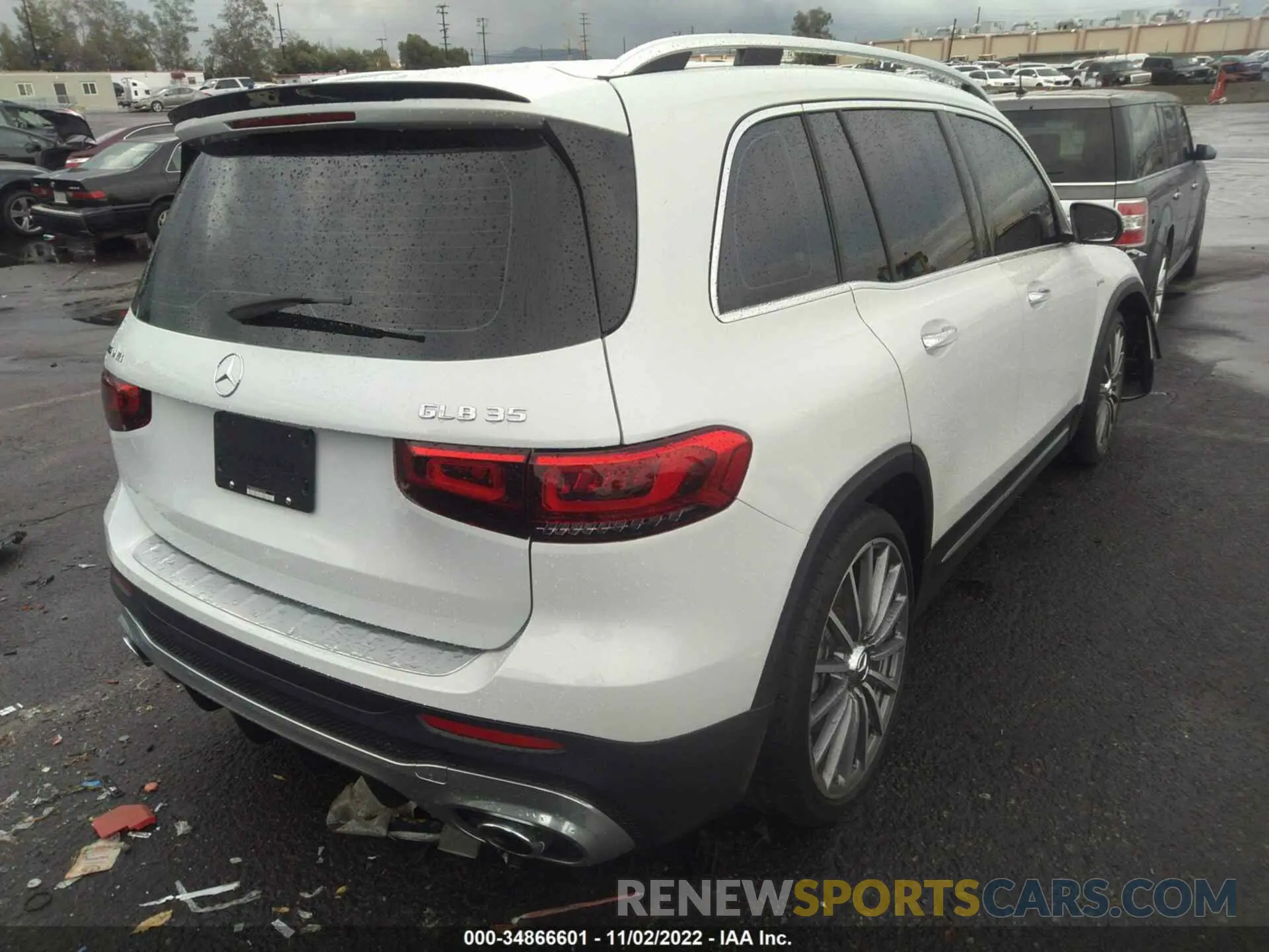 4 Photograph of a damaged car W1N4M5BB5NW237436 MERCEDES-BENZ GLB 2022