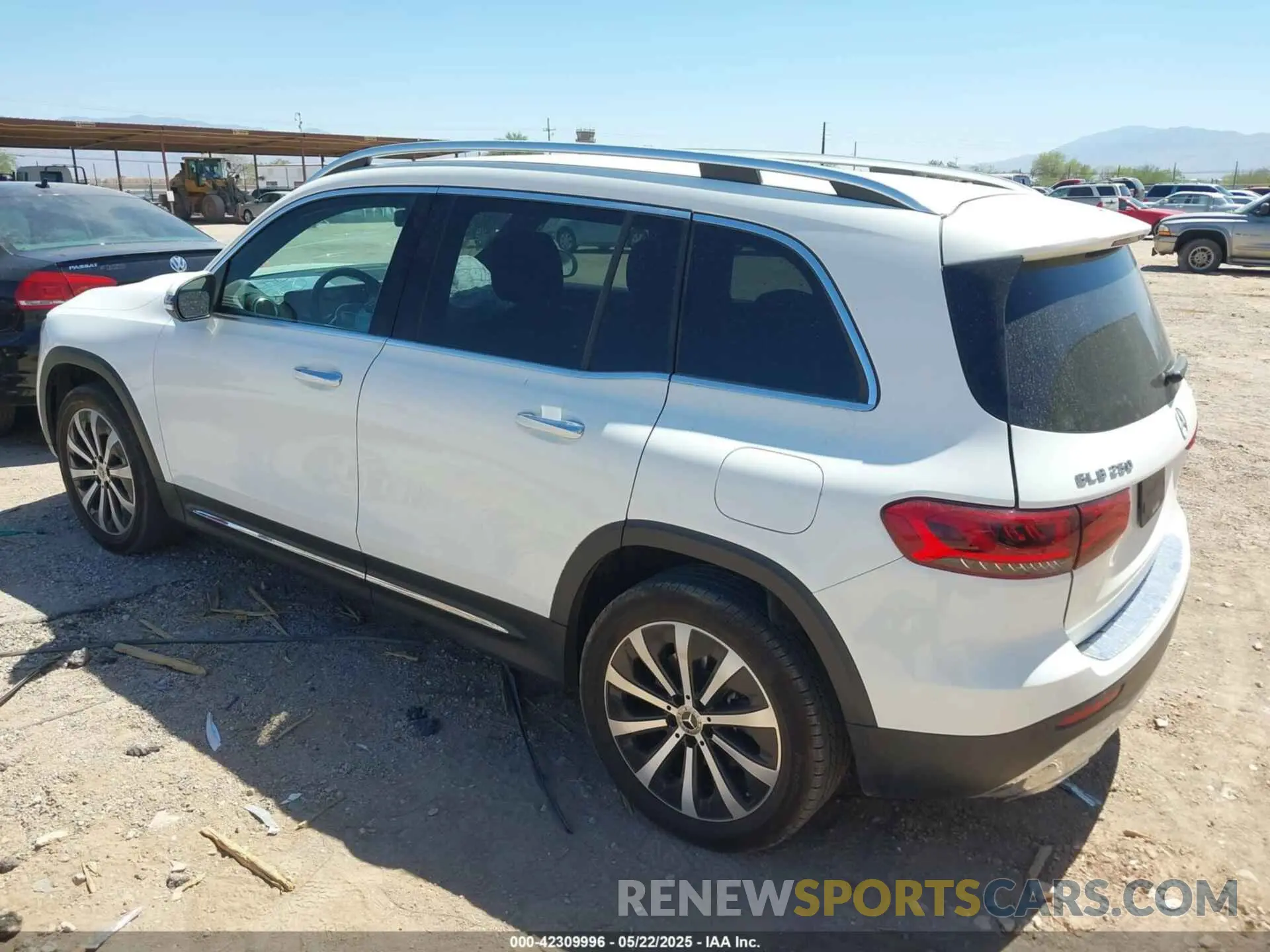 3 Photograph of a damaged car 0W1N4M4HB6PW32989 MERCEDES-BENZ GLB 2023