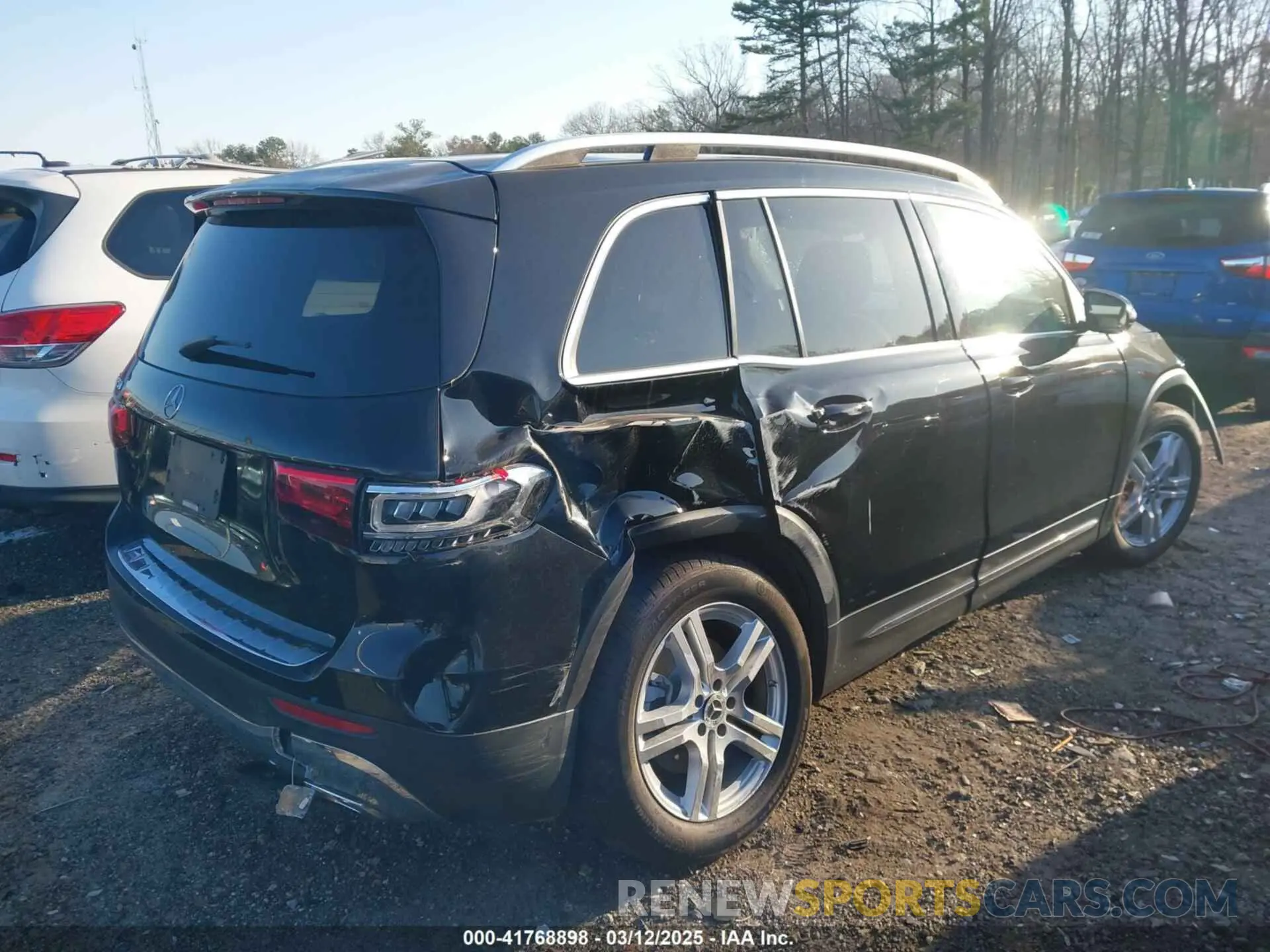 4 Photograph of a damaged car W1N4M4GB0LW033269 MERCEDES-BENZ GLB 250 2020