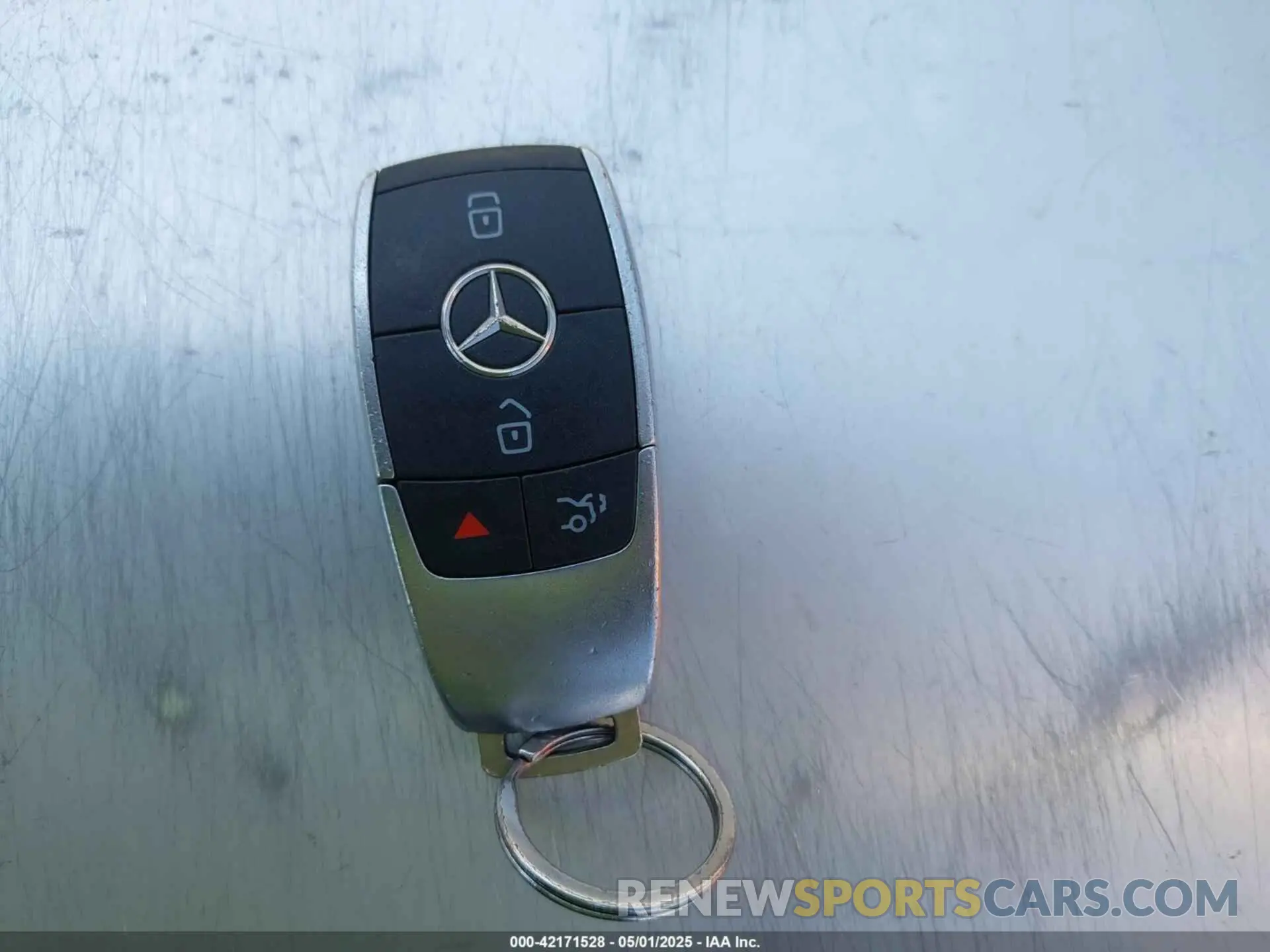 11 Photograph of a damaged car W1N4M4GB0LW056986 MERCEDES-BENZ GLB 250 2020