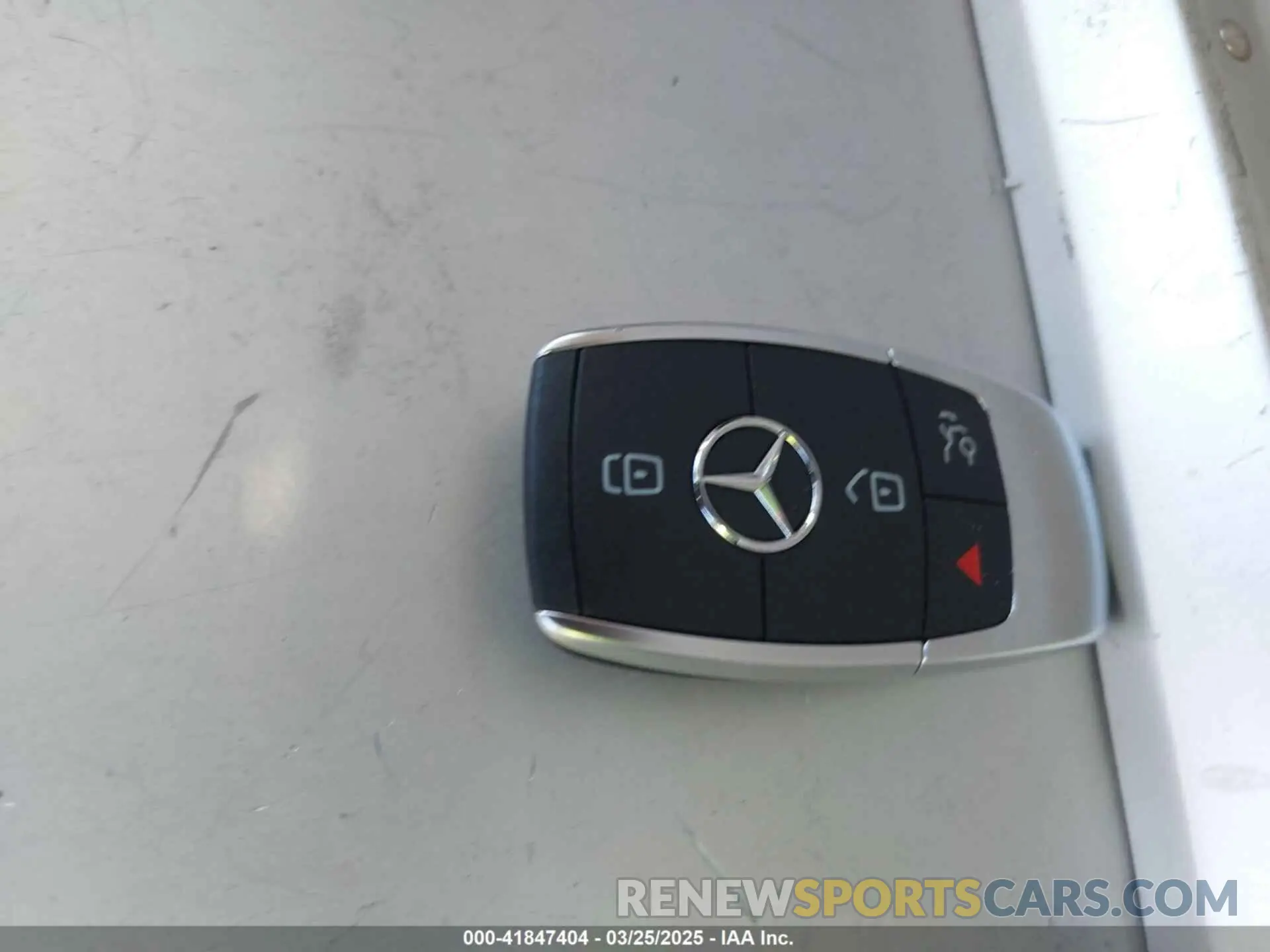 11 Photograph of a damaged car W1N4M4GB2LW026128 MERCEDES-BENZ GLB 250 2020