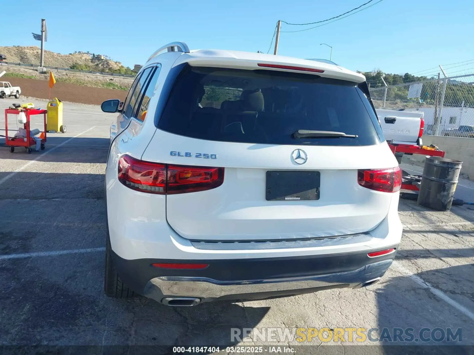 17 Photograph of a damaged car W1N4M4GB2LW026128 MERCEDES-BENZ GLB 250 2020