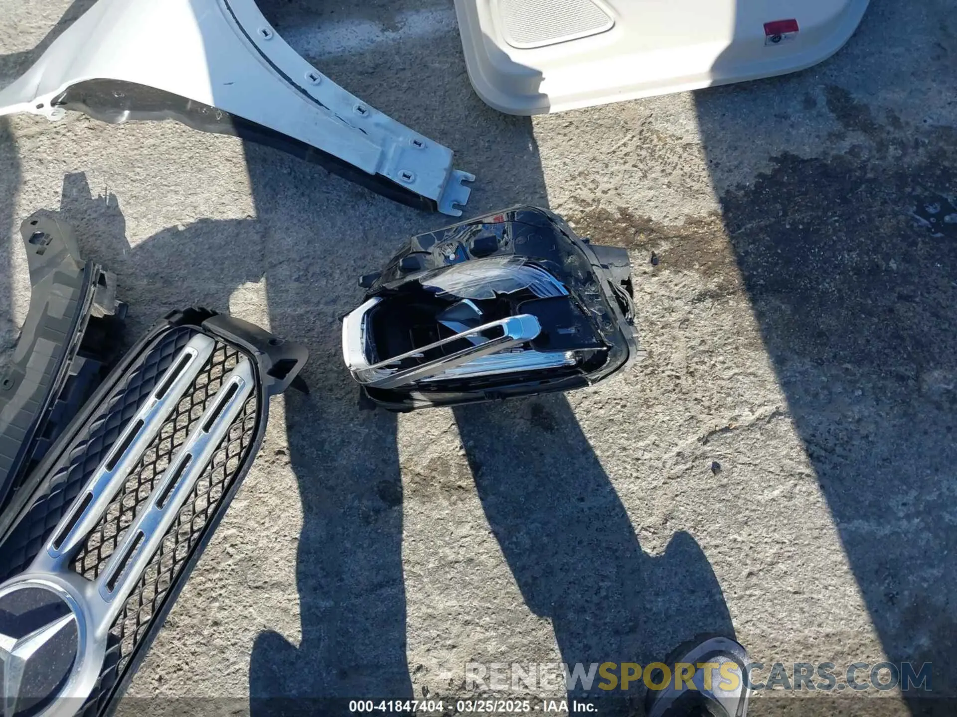 21 Photograph of a damaged car W1N4M4GB2LW026128 MERCEDES-BENZ GLB 250 2020