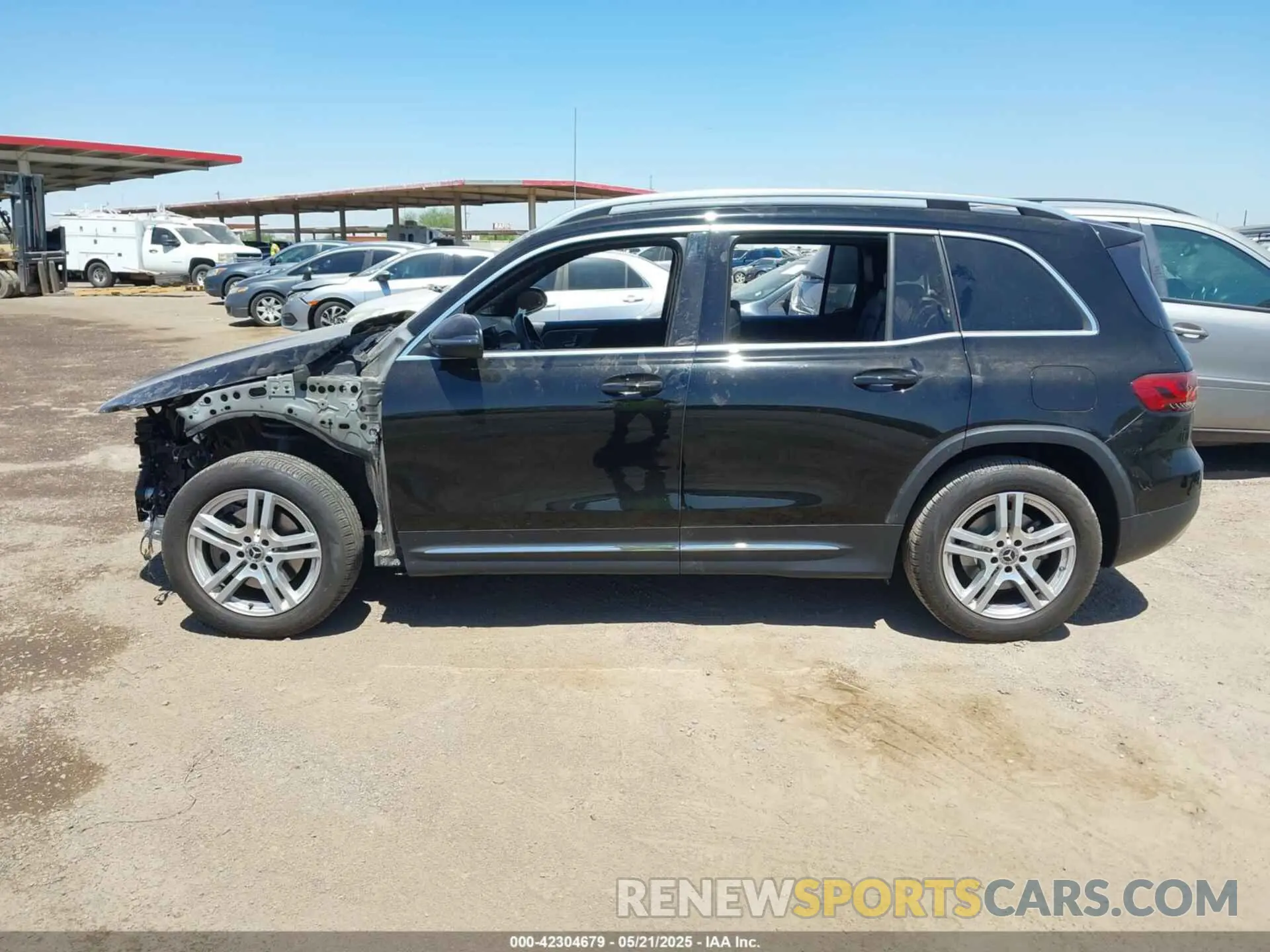 14 Photograph of a damaged car W1N4M4GB4LW057865 MERCEDES-BENZ GLB 250 2020
