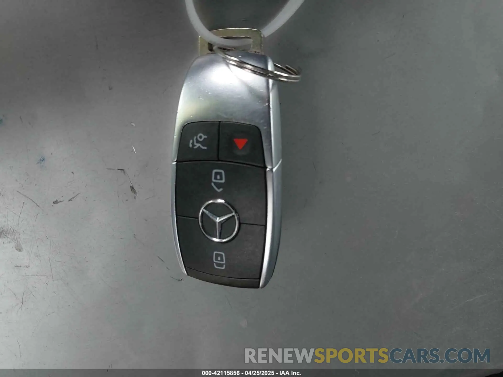 11 Photograph of a damaged car W1N4M4GB5LW020355 MERCEDES-BENZ GLB 250 2020