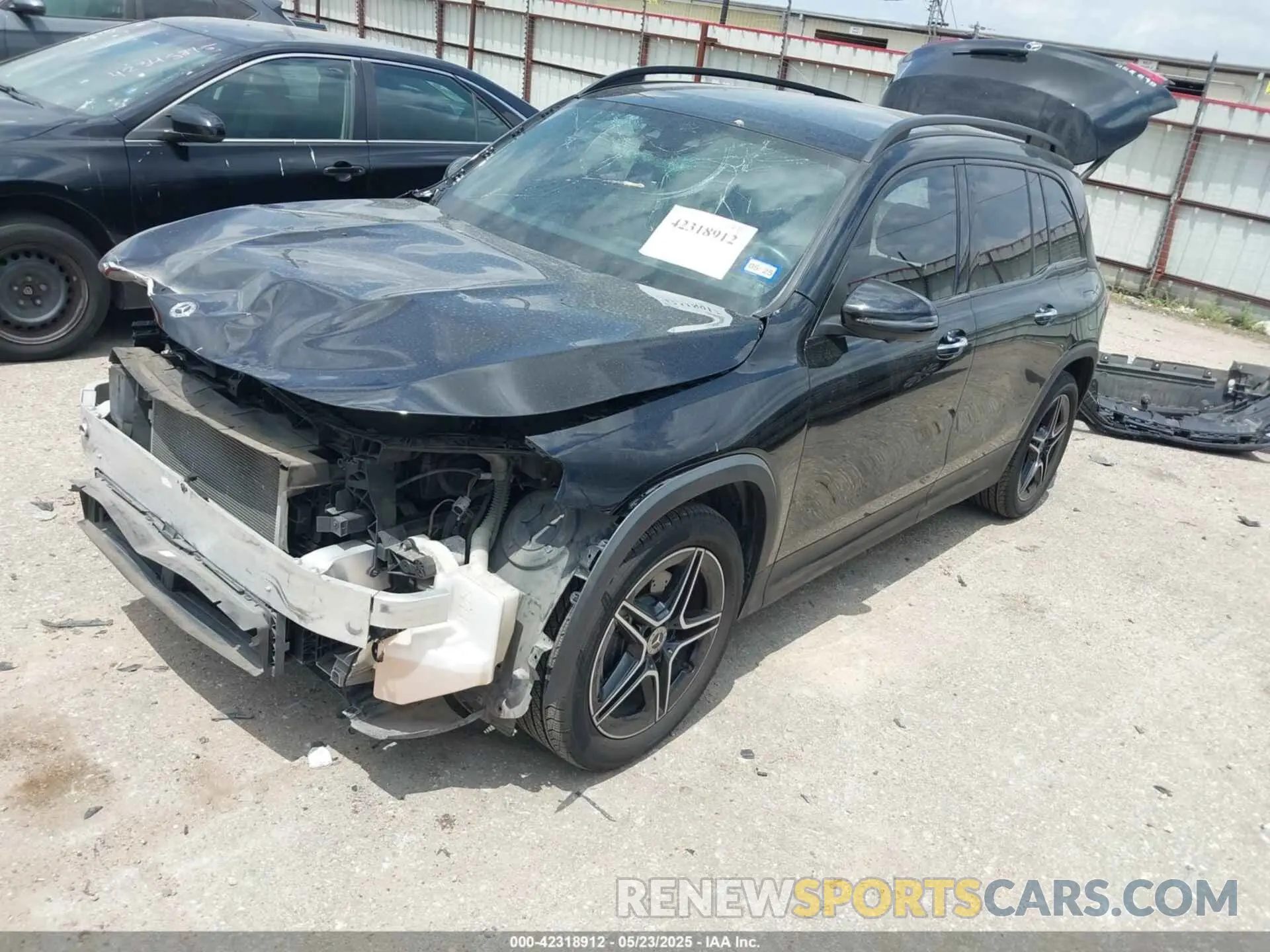 2 Photograph of a damaged car W1N4M4GB5LW020453 MERCEDES-BENZ GLB 250 2020