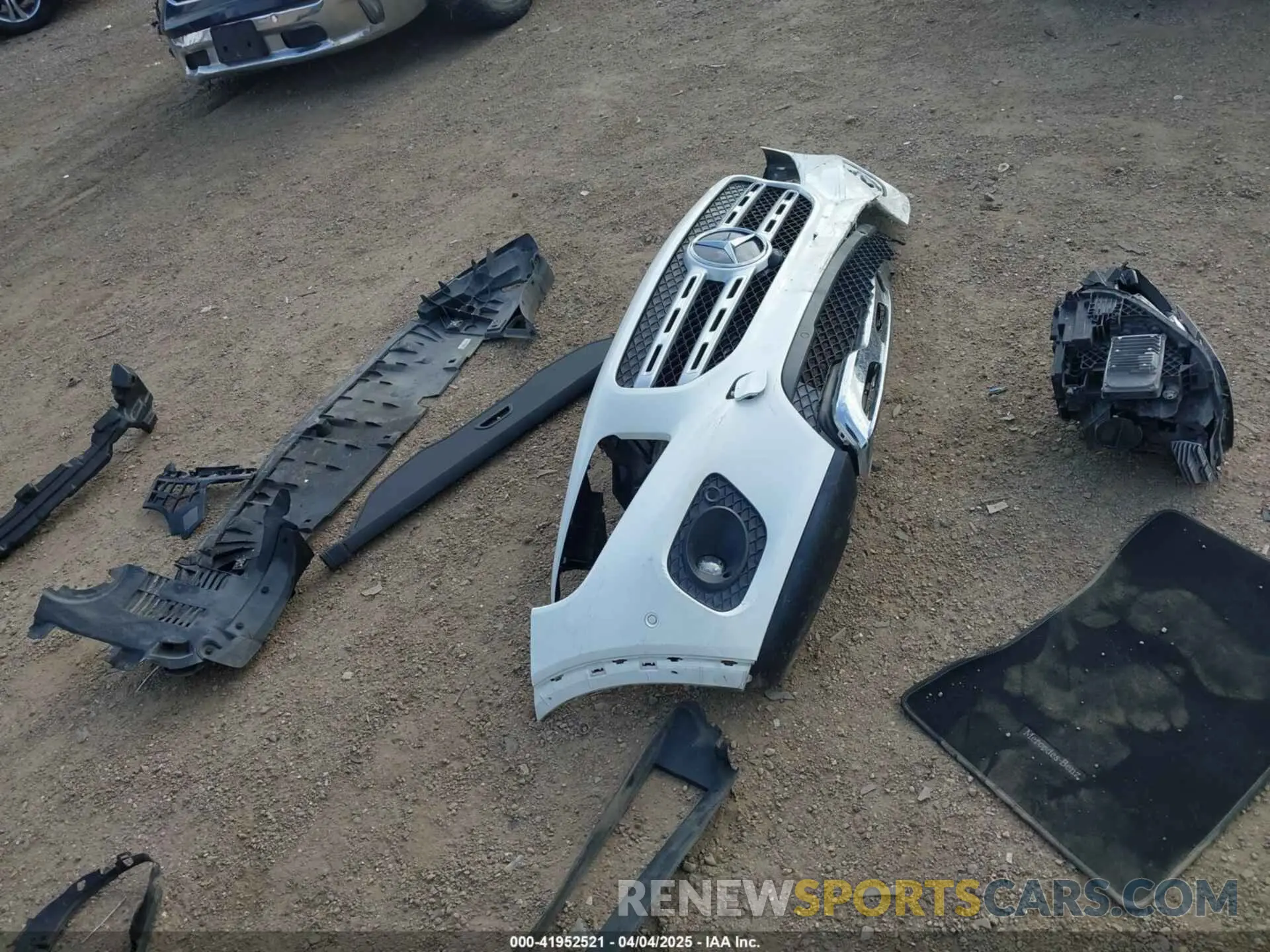 12 Photograph of a damaged car W1N4M4GB5LW030089 MERCEDES-BENZ GLB 250 2020
