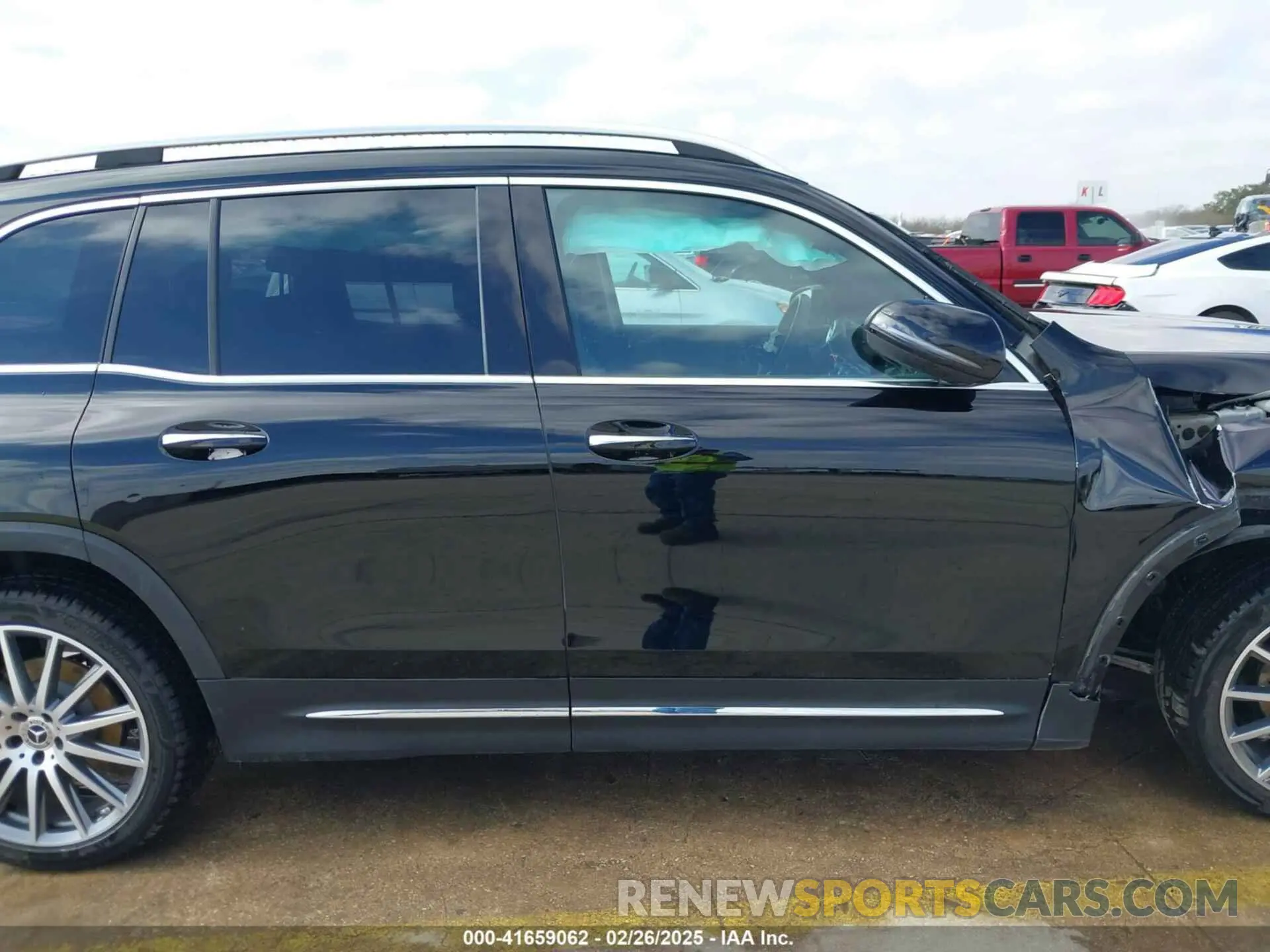 14 Photograph of a damaged car W1N4M4GB7LW059352 MERCEDES-BENZ GLB 250 2020