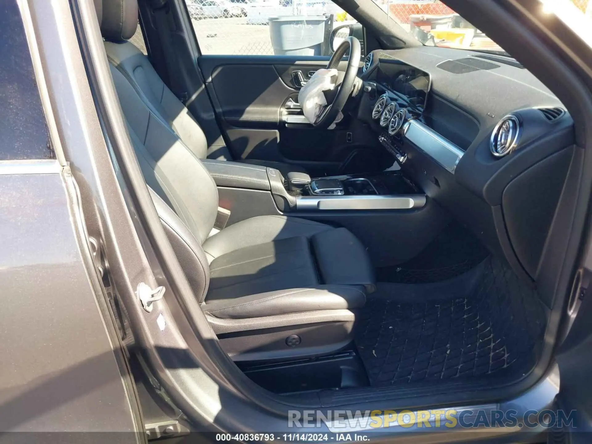 5 Photograph of a damaged car W1N4M4HB2LW032056 MERCEDES-BENZ GLB 250 2020