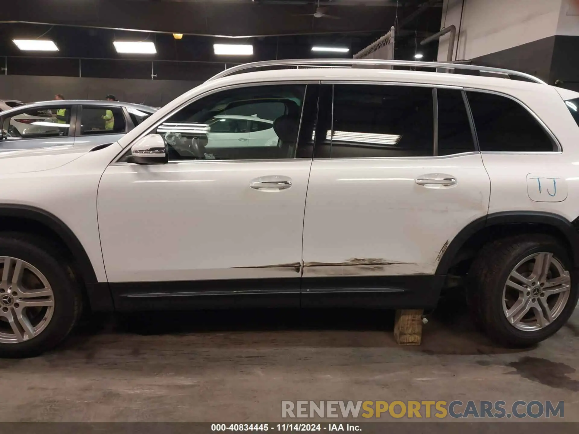 14 Photograph of a damaged car W1N4M4HB4LW044581 MERCEDES-BENZ GLB 250 2020