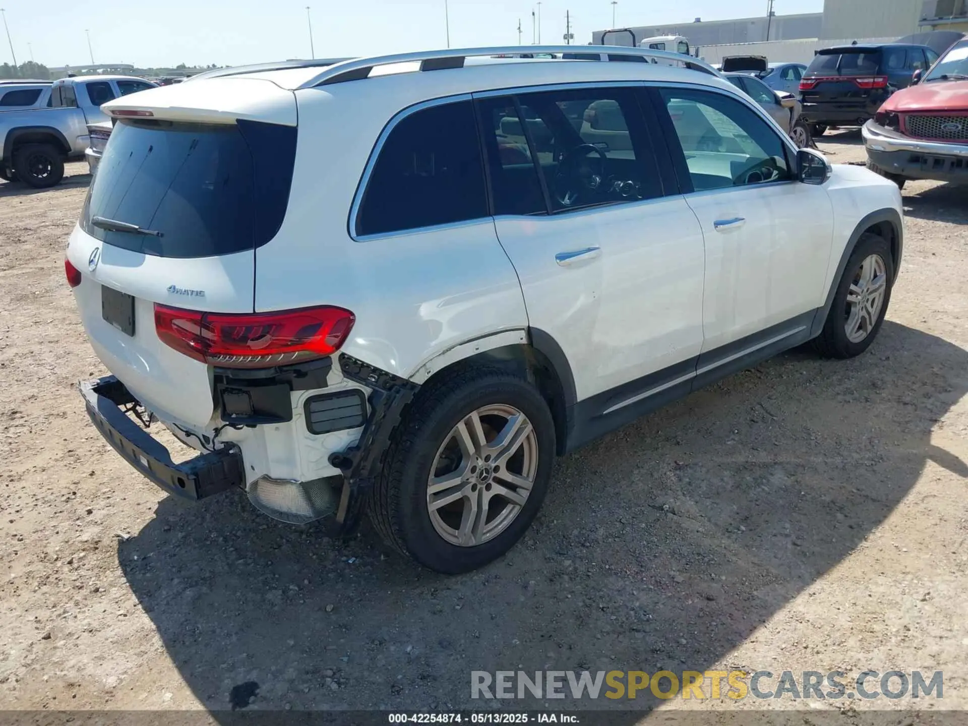 4 Photograph of a damaged car W1N4M4HB7LW022073 MERCEDES-BENZ GLB 250 2020