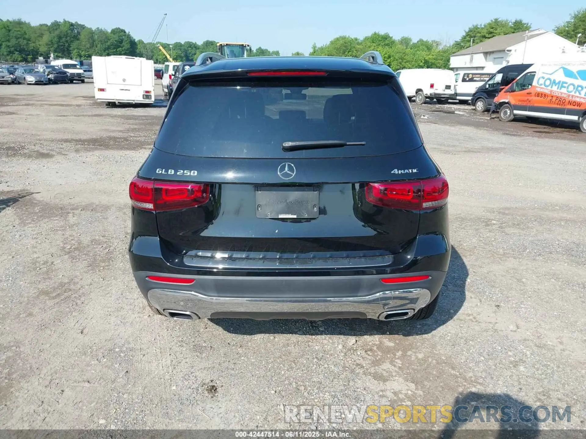 16 Photograph of a damaged car W1N4M4HB7LW031498 MERCEDES-BENZ GLB 250 2020