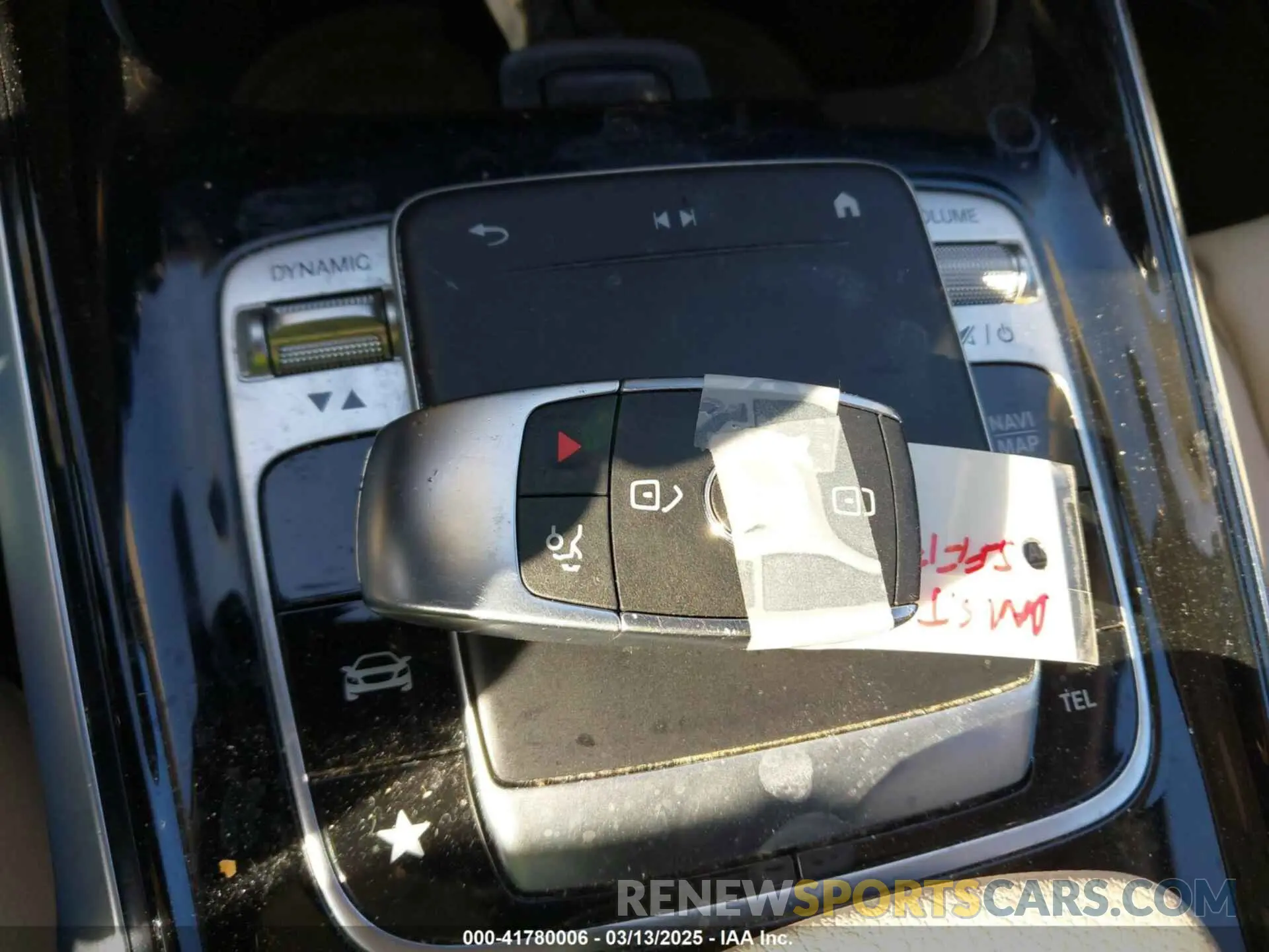 11 Photograph of a damaged car W1N4M4HB7LW035633 MERCEDES-BENZ GLB 250 2020