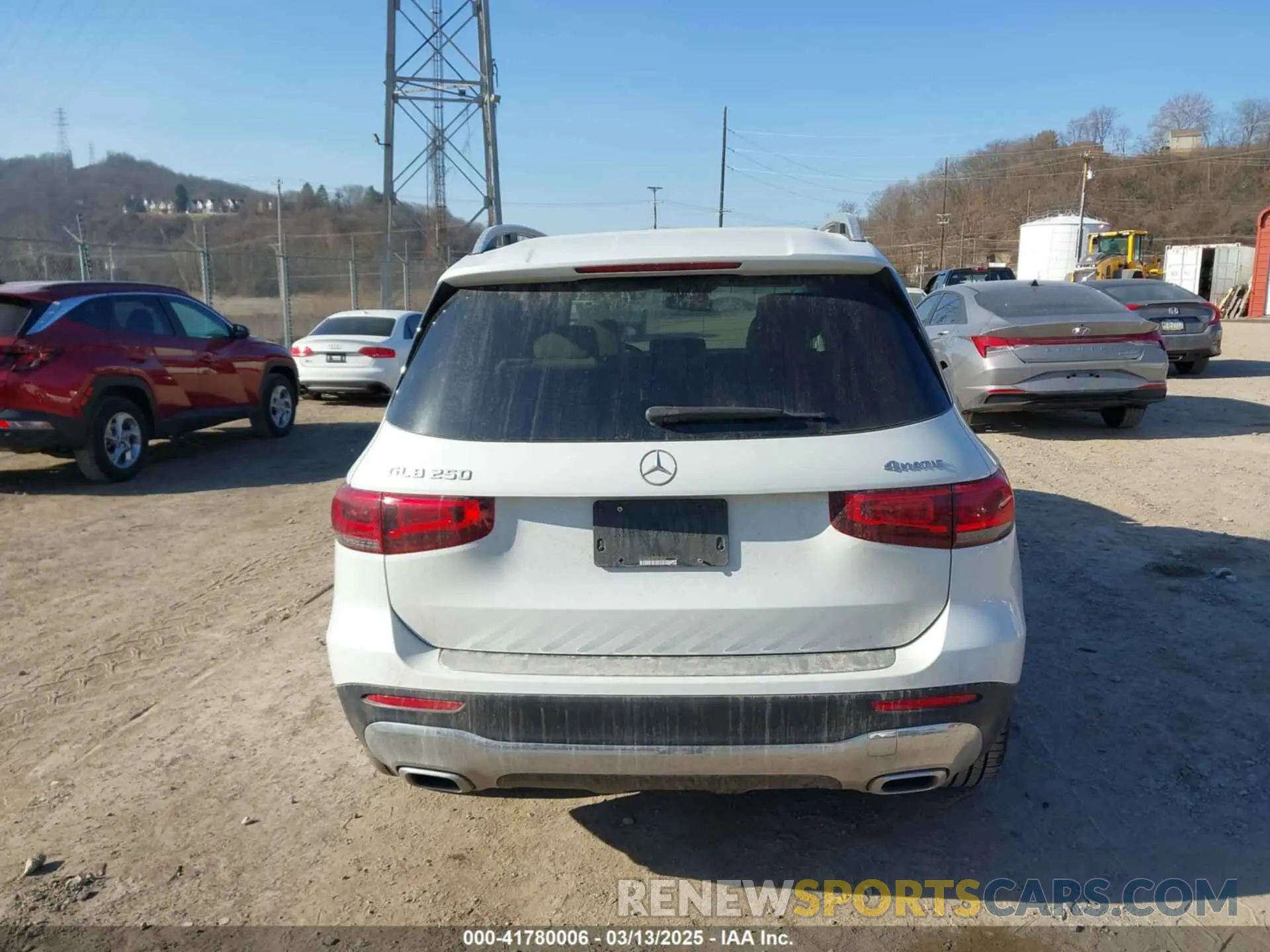 17 Photograph of a damaged car W1N4M4HB7LW035633 MERCEDES-BENZ GLB 250 2020