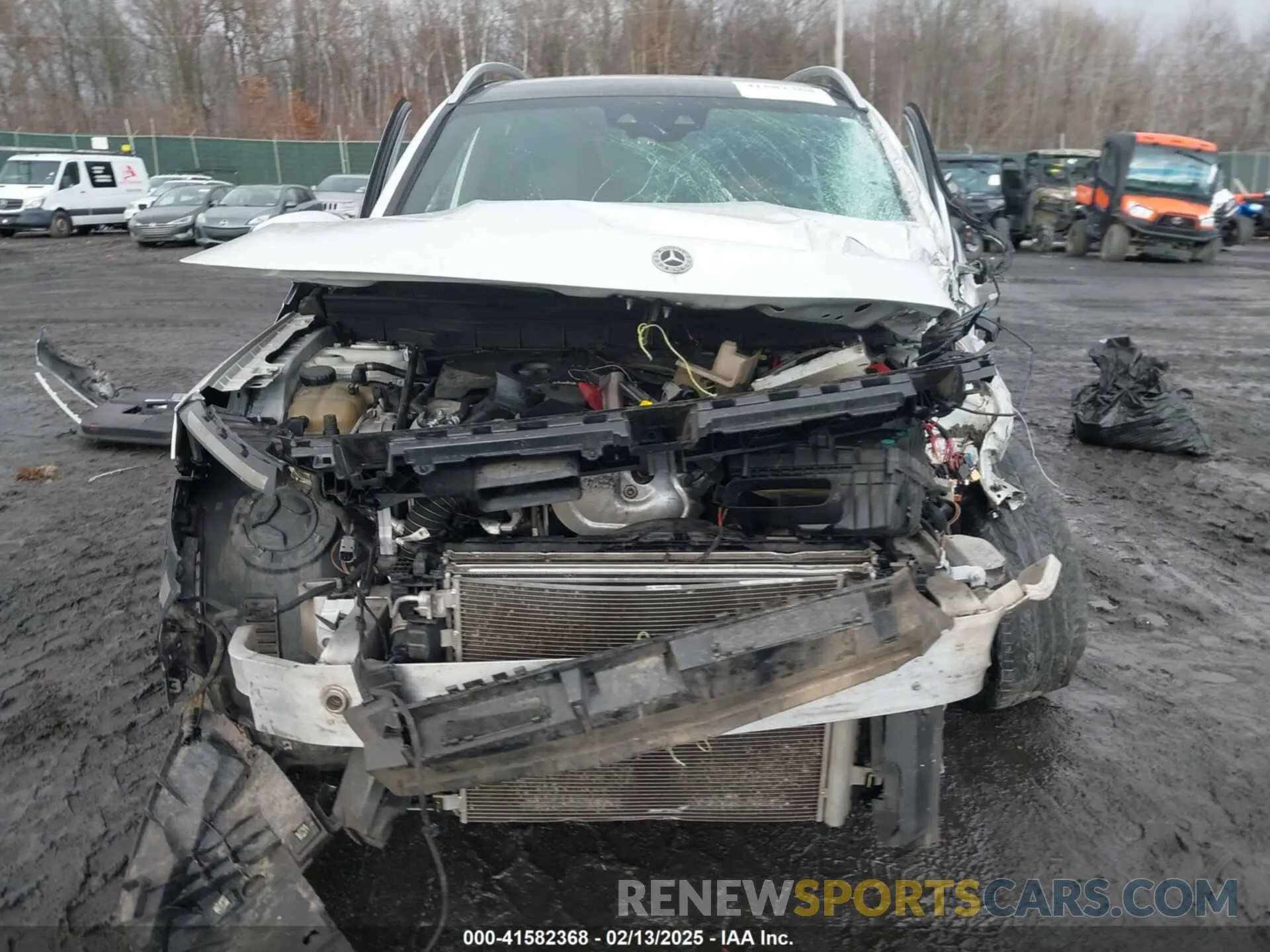 11 Photograph of a damaged car W1N4M4HB9LW023354 MERCEDES-BENZ GLB 250 2020