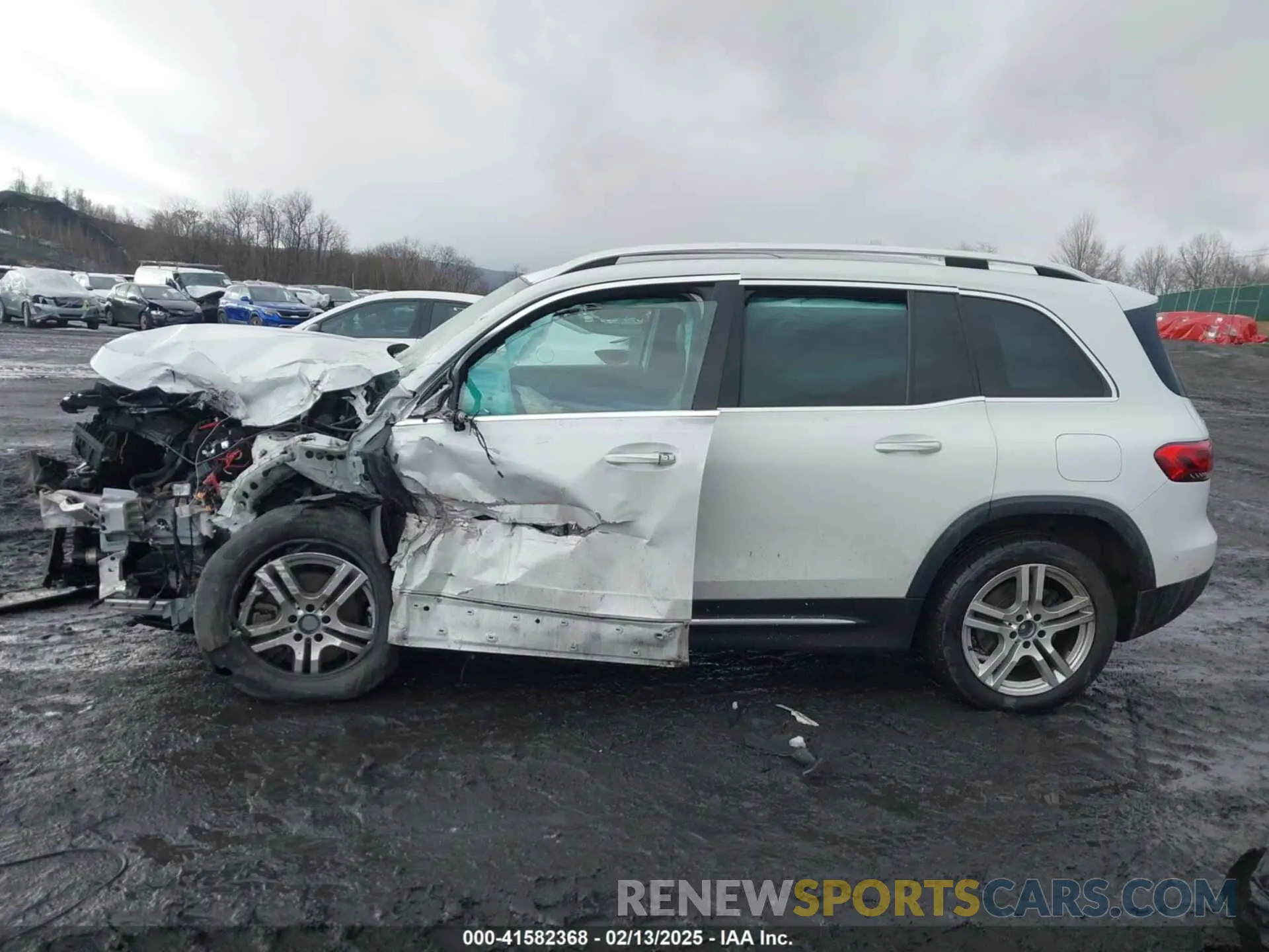 13 Photograph of a damaged car W1N4M4HB9LW023354 MERCEDES-BENZ GLB 250 2020