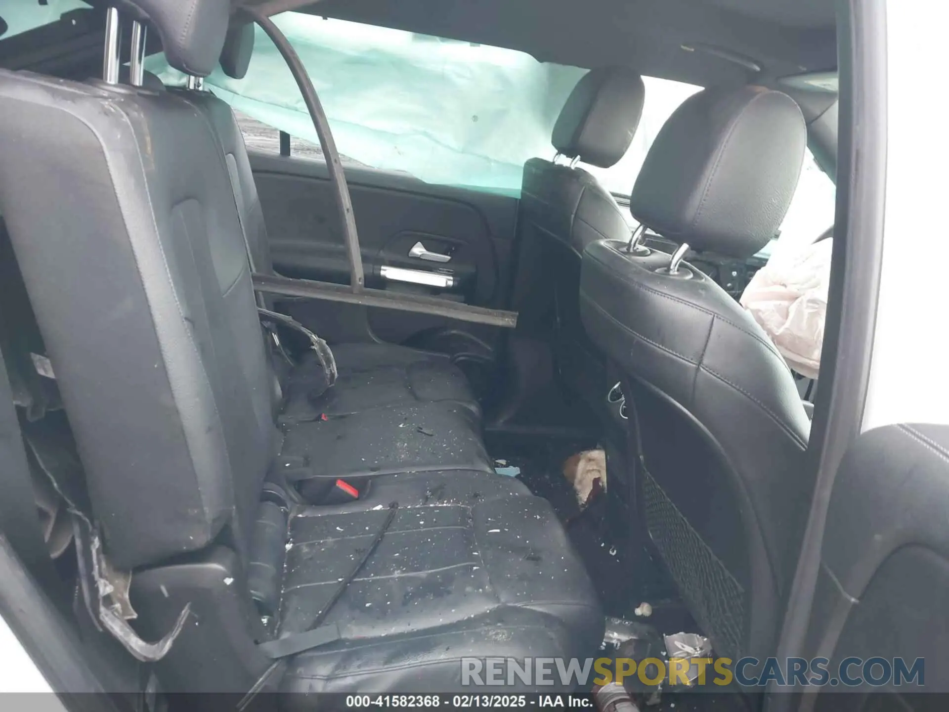 8 Photograph of a damaged car W1N4M4HB9LW023354 MERCEDES-BENZ GLB 250 2020
