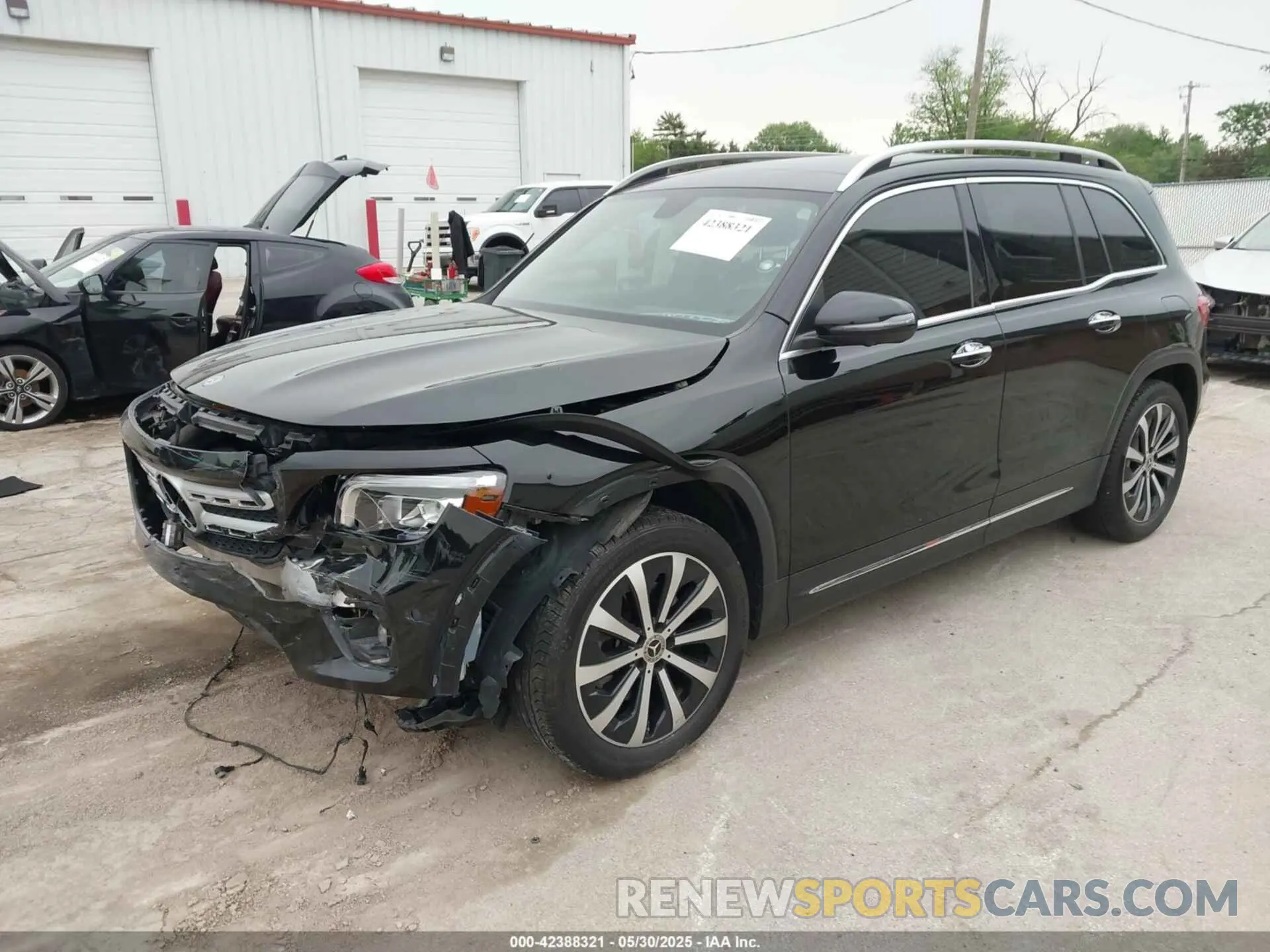 2 Photograph of a damaged car W1N4M4HBXLW034783 MERCEDES-BENZ GLB 250 2020