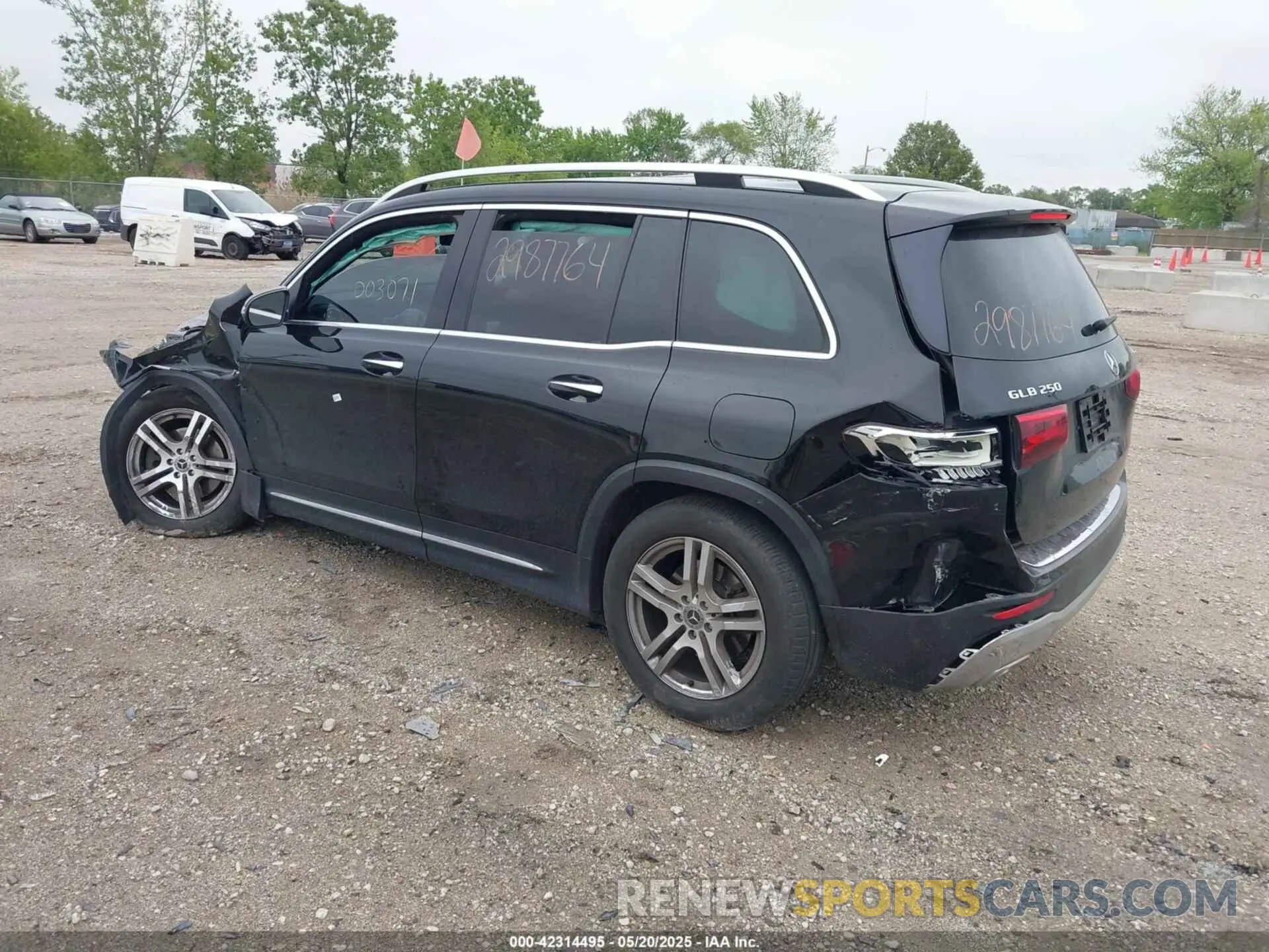 3 Photograph of a damaged car WDC4M4HB5LW003071 MERCEDES-BENZ GLB 250 2020