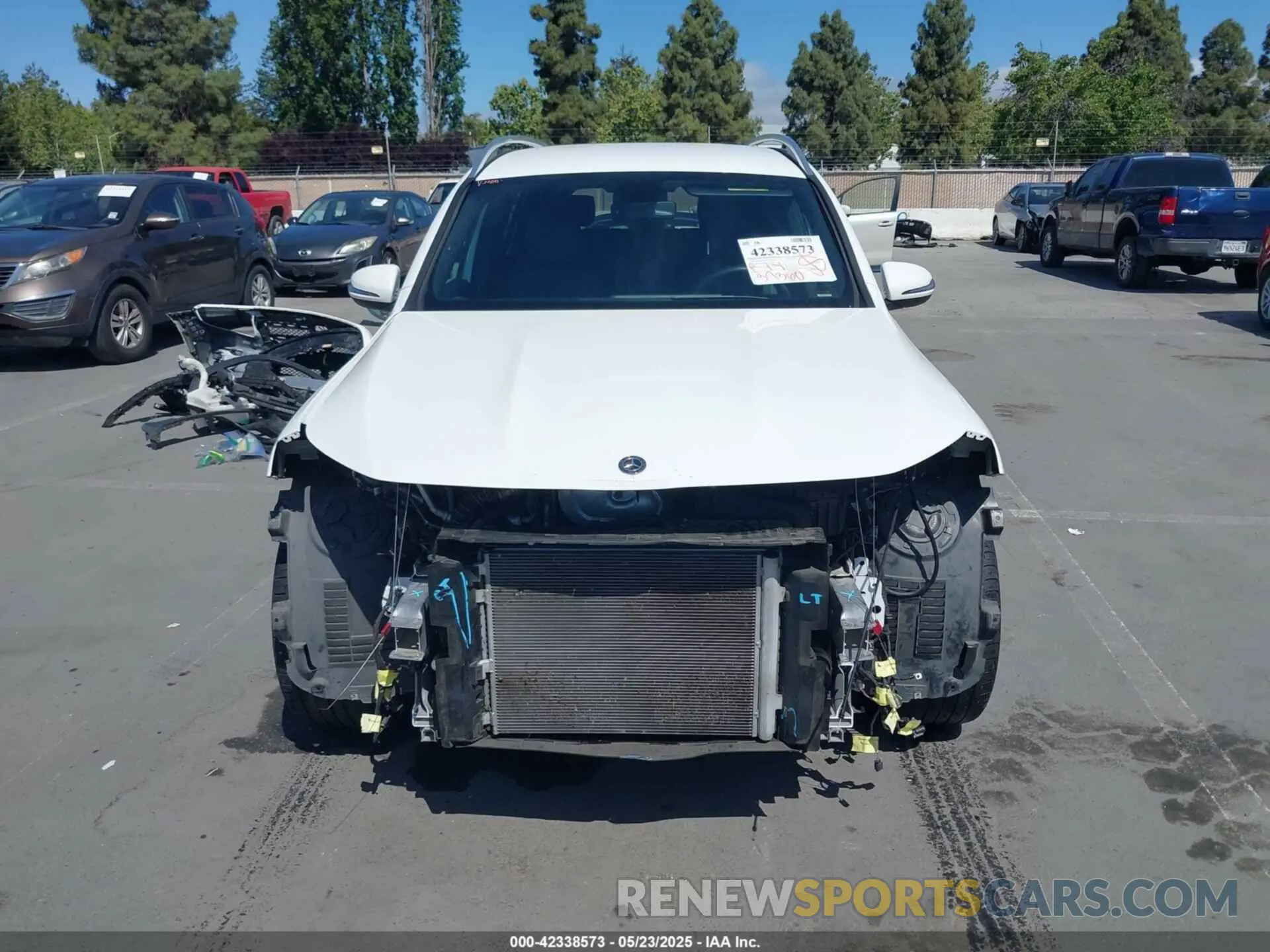 12 Photograph of a damaged car WDC4M4HB7LW011883 MERCEDES-BENZ GLB 250 2020